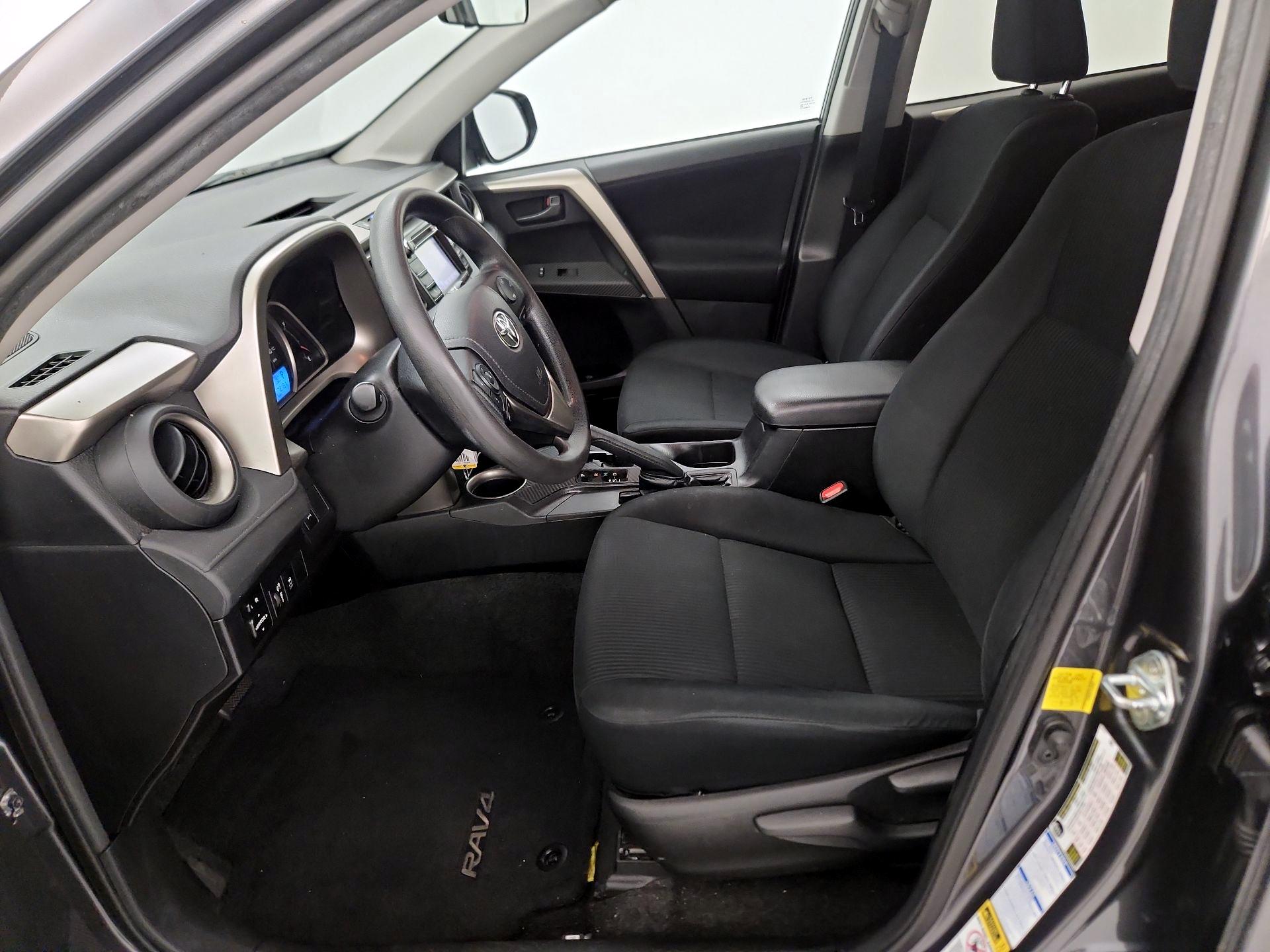 Thumbnail: 2015 Toyota RAV4 - 11