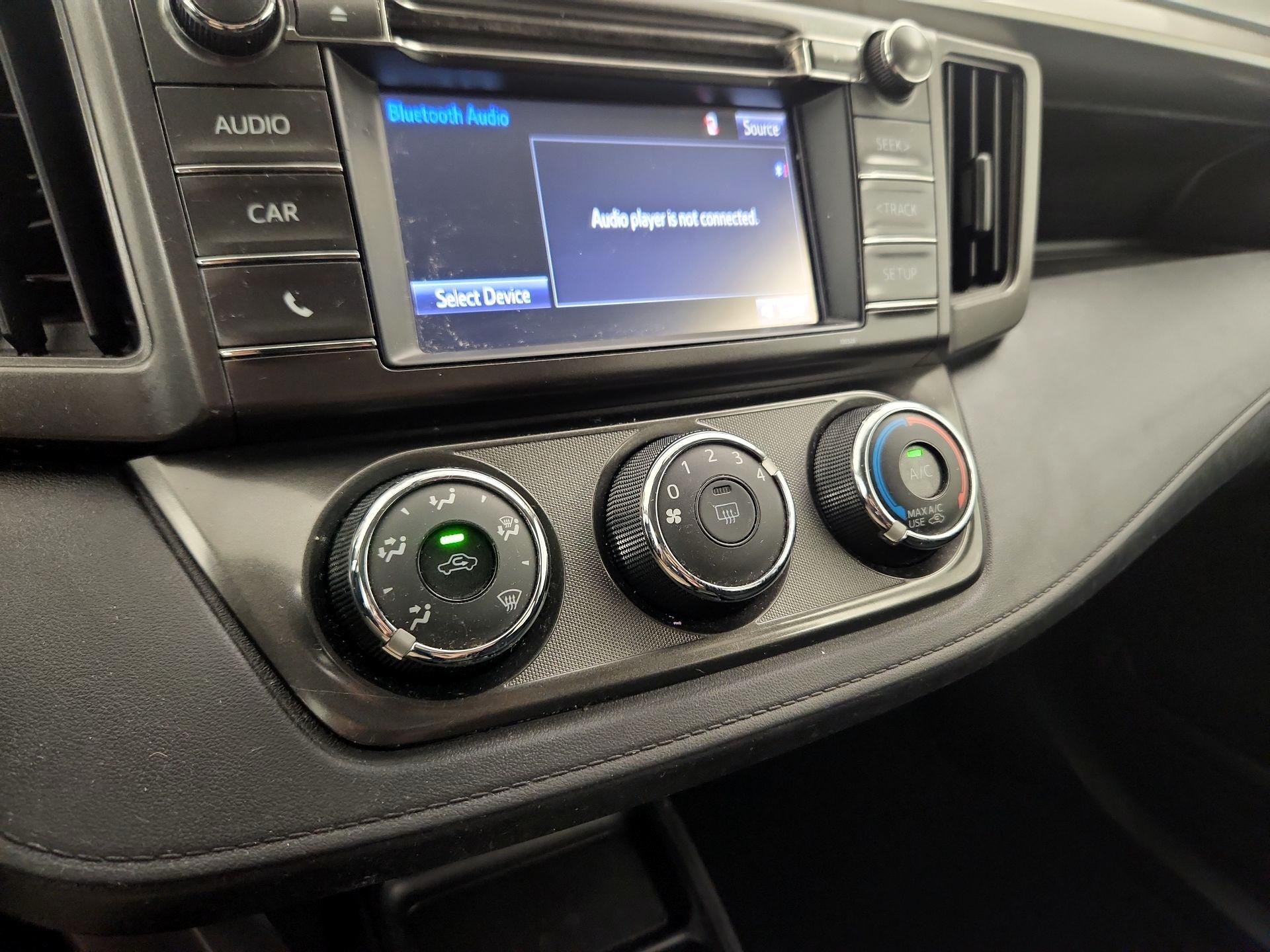 Thumbnail: 2015 Toyota RAV4 - 16