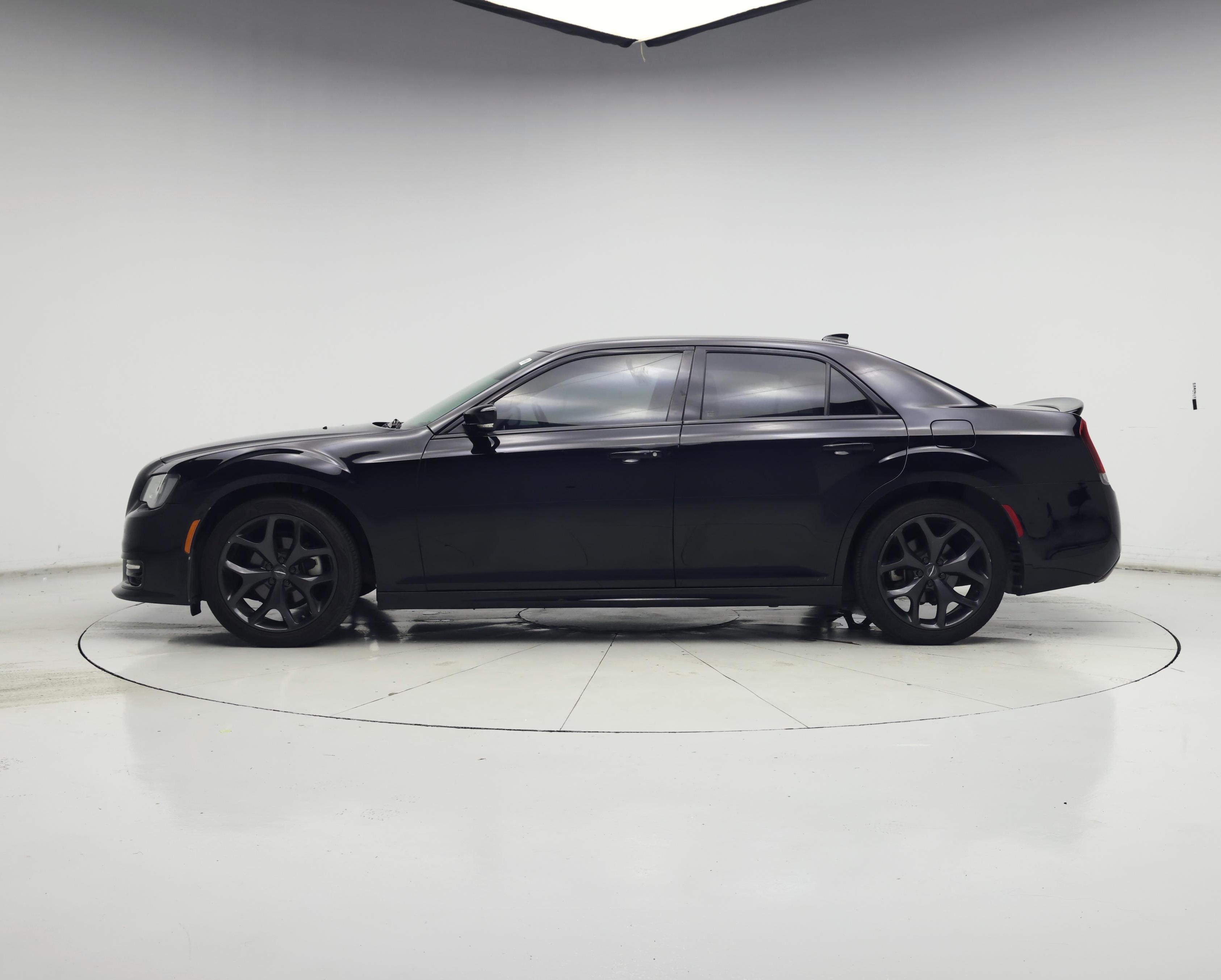 Thumbnail: 2021 Chrysler 300 - 3