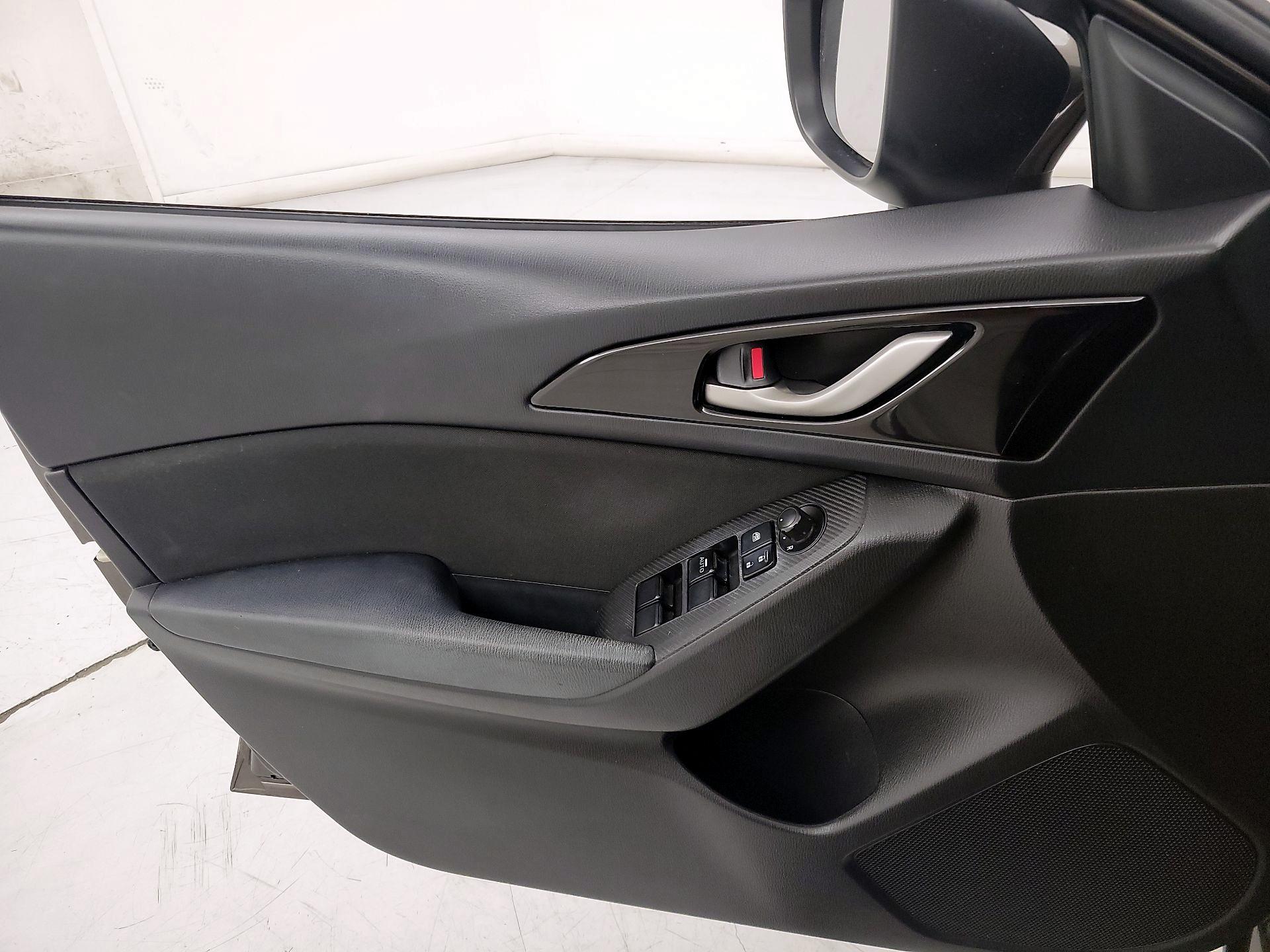 Thumbnail: 2016 Mazda Mazda3 - 12