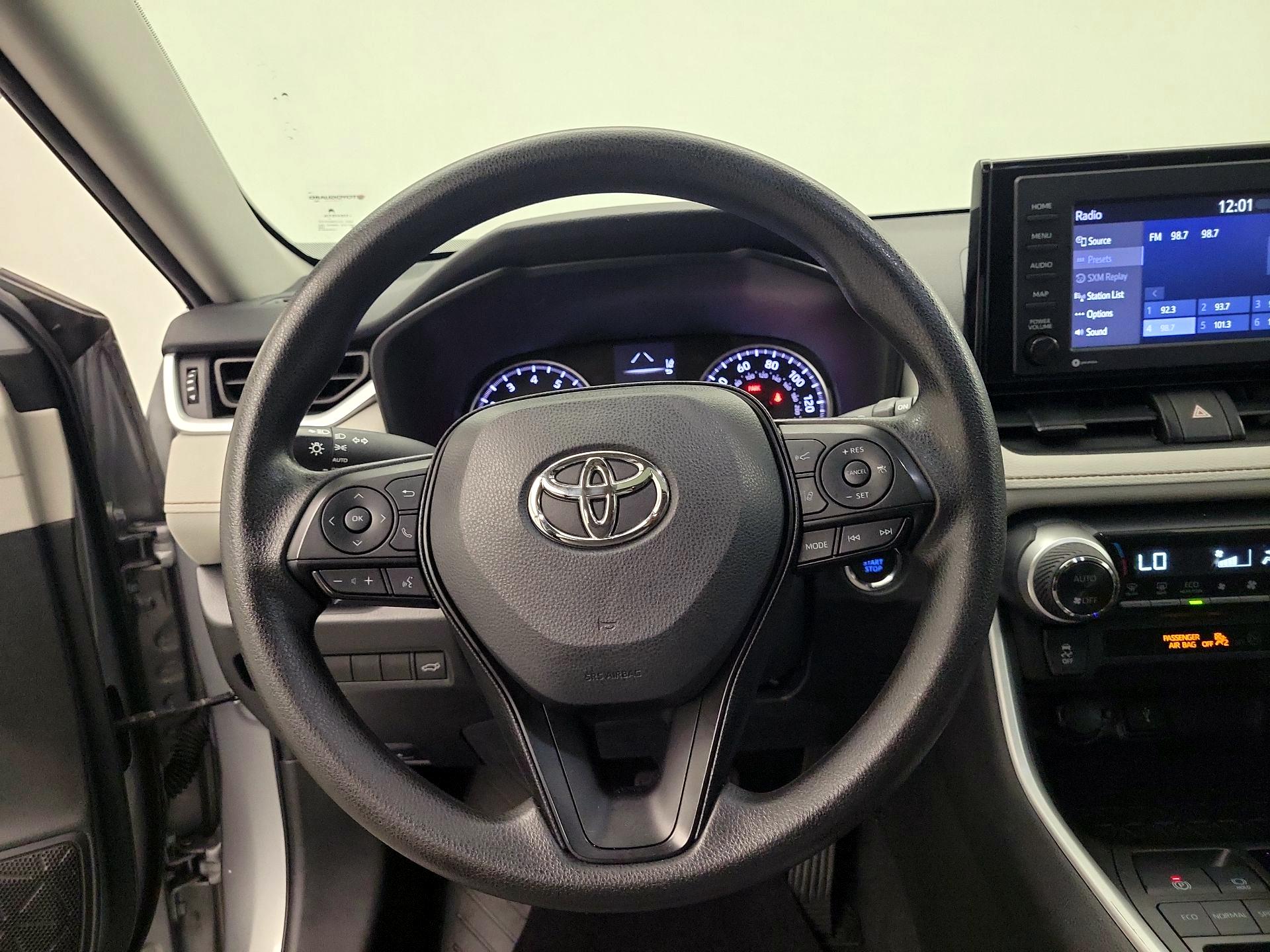Thumbnail: 2022 Toyota RAV4 - 10