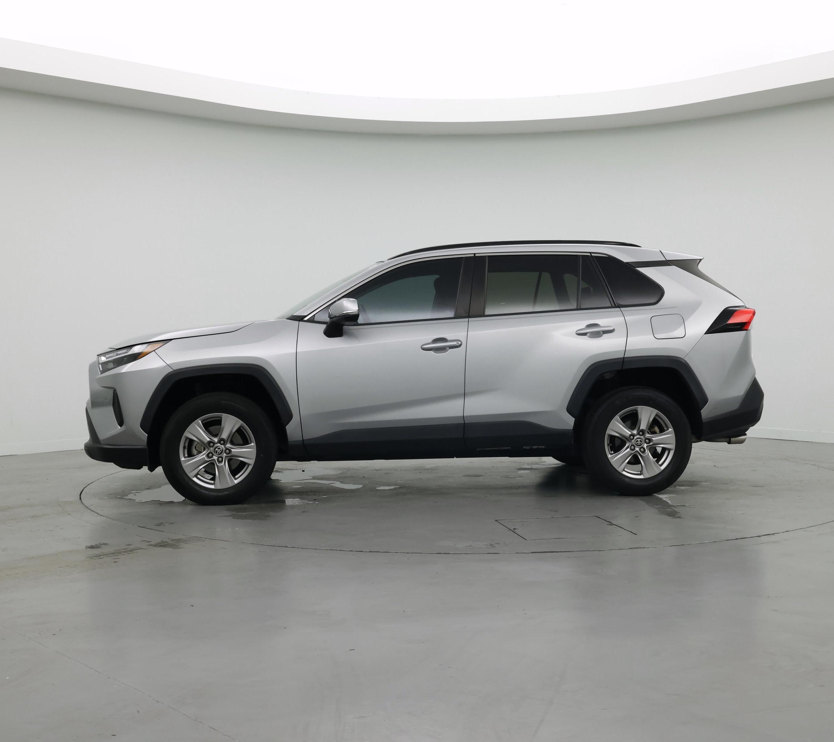 Thumbnail: 2022 Toyota RAV4 - 3