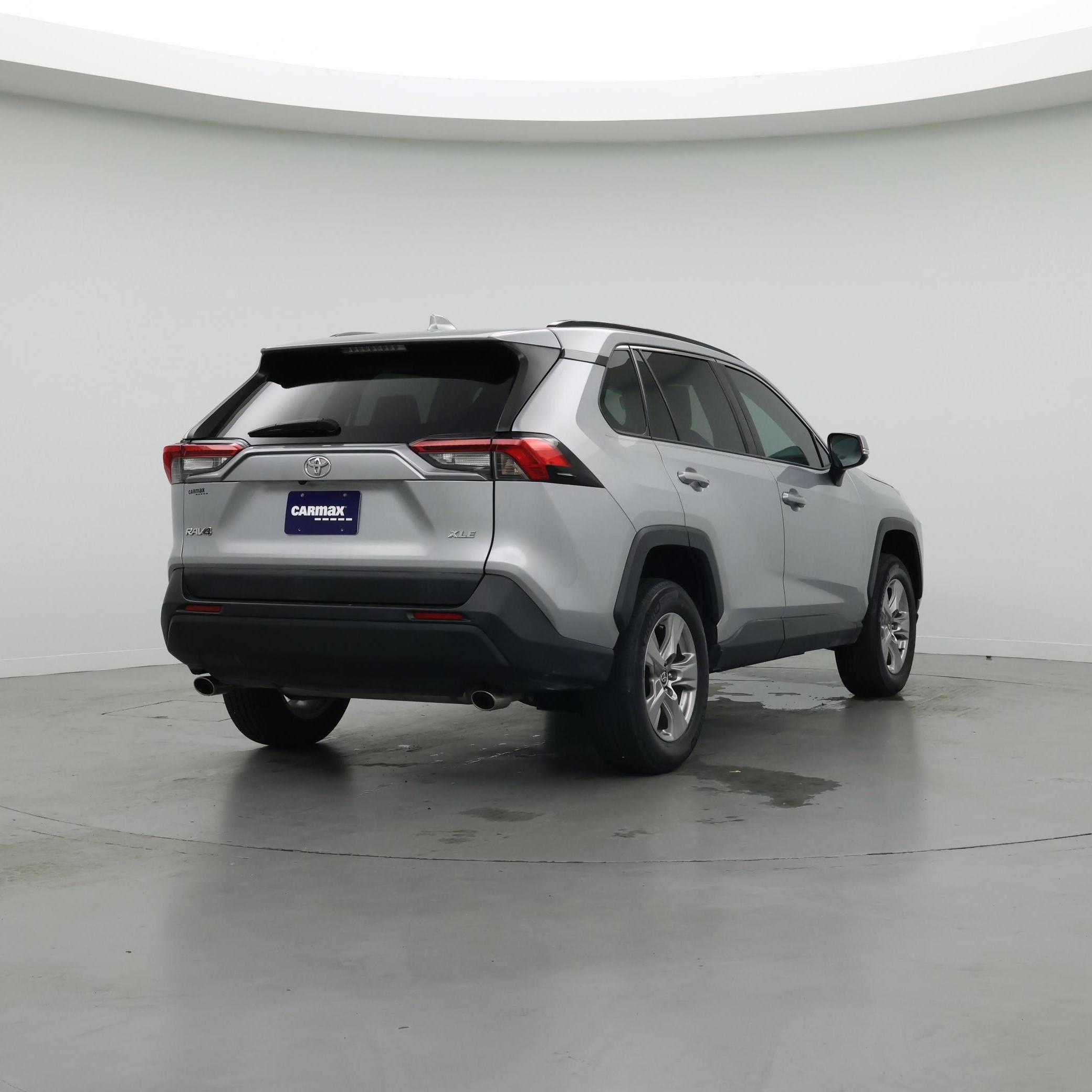 Thumbnail: 2022 Toyota RAV4 - 8