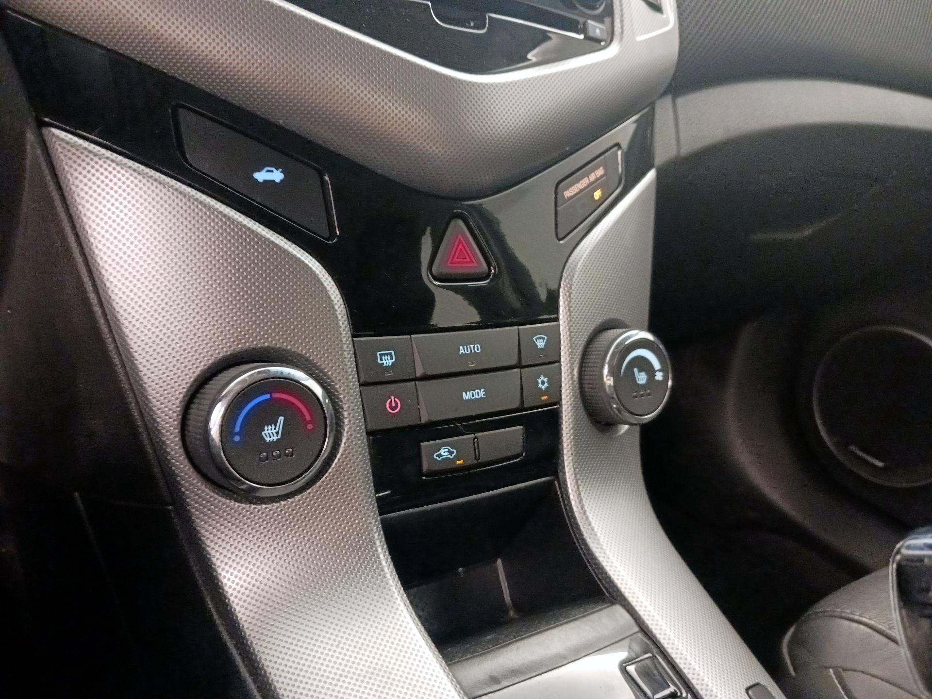 Thumbnail: 2015 Chevrolet Cruze - 17