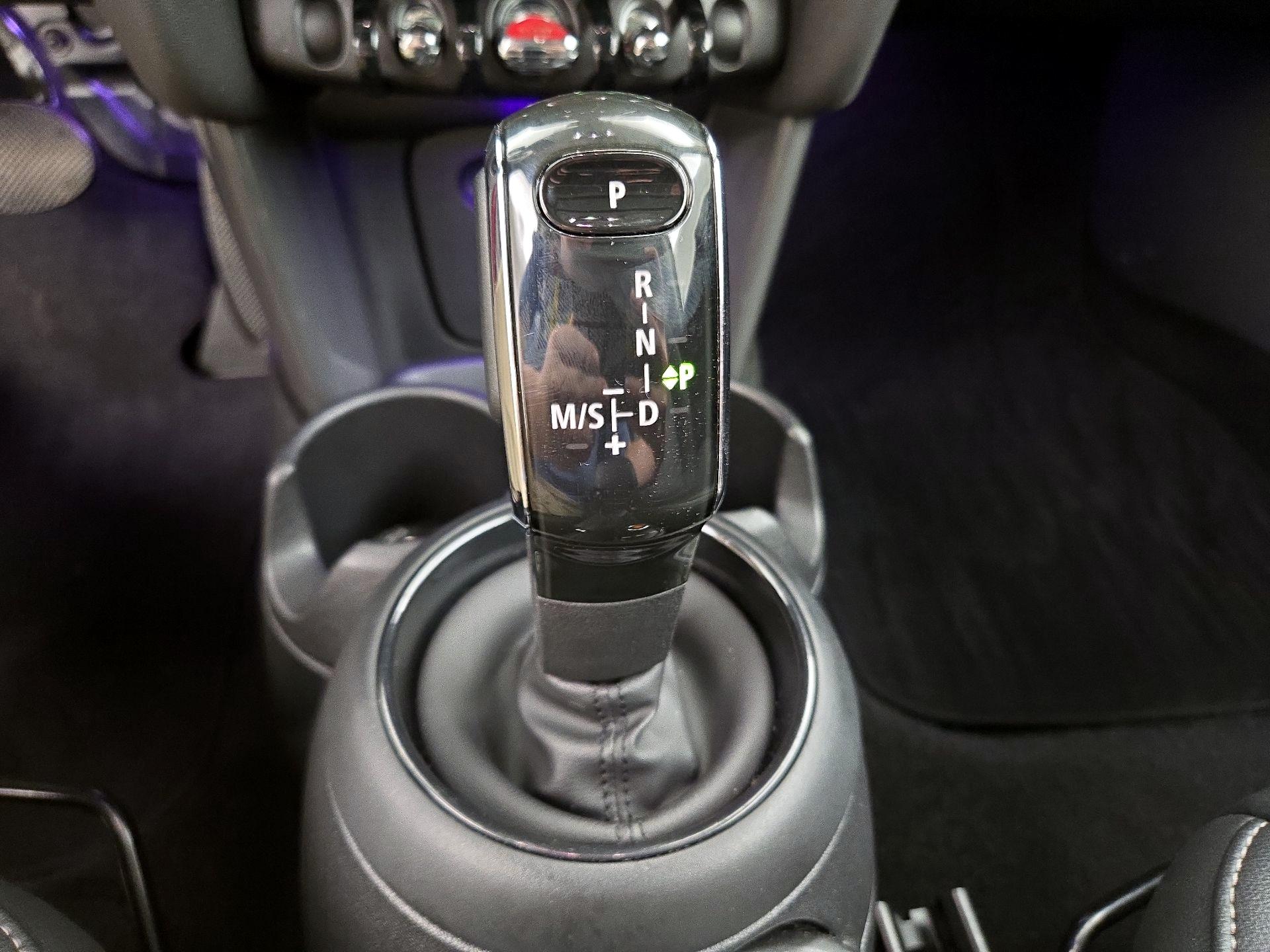 Thumbnail: 2020 MINI Cooper Hardtop - 17