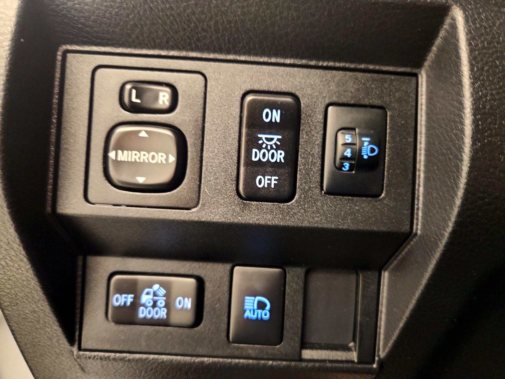 Thumbnail: 2021 Toyota Tundra - 13