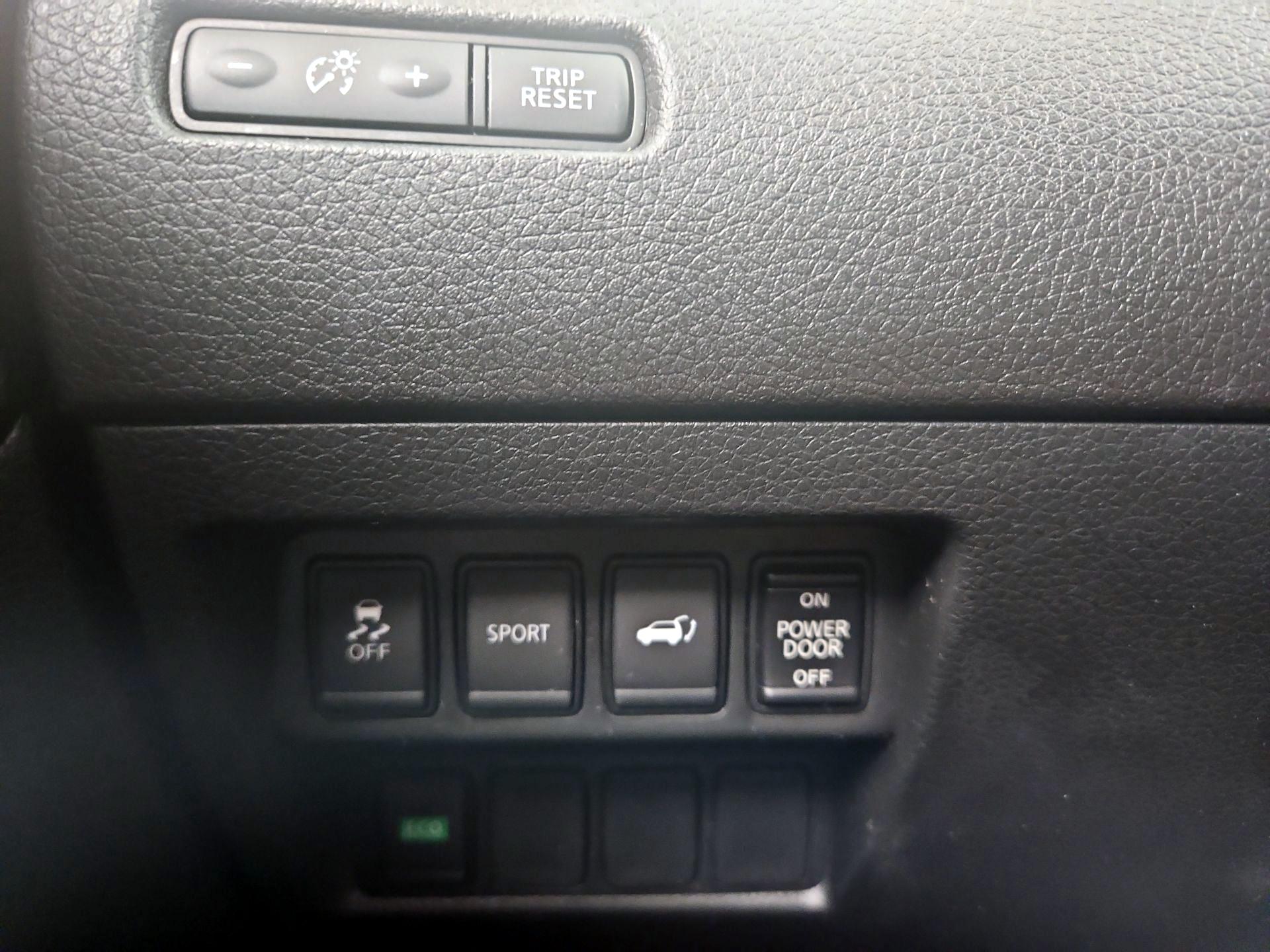 Thumbnail: 2016 Nissan Rogue - 13
