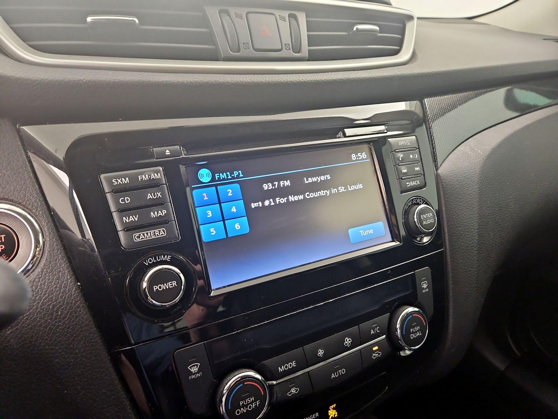 Thumbnail: 2016 Nissan Rogue - 16