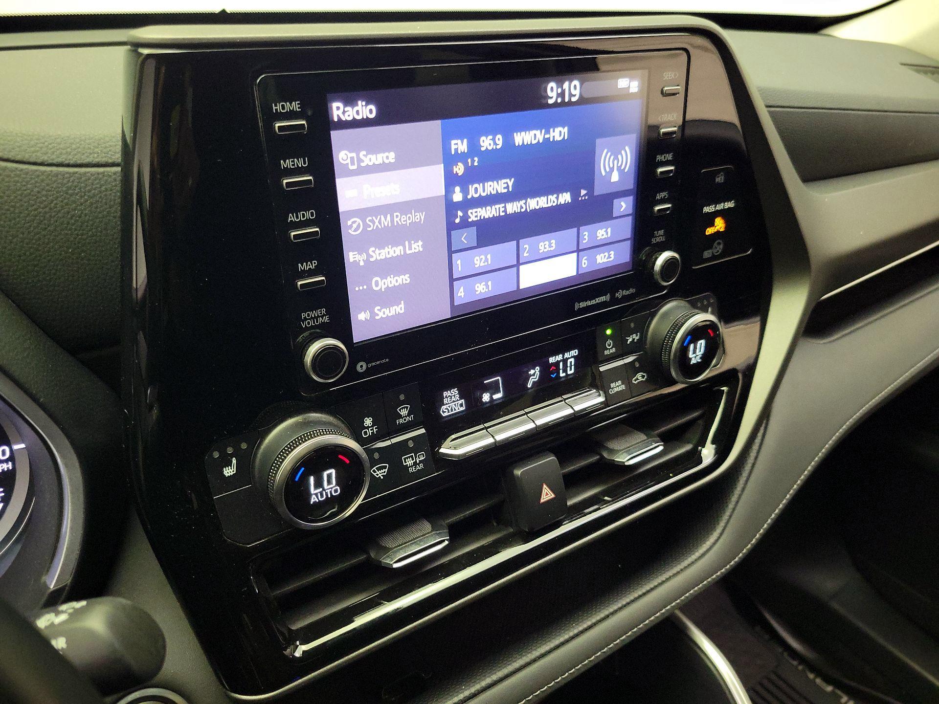 Thumbnail: 2021 Toyota Highlander - 16