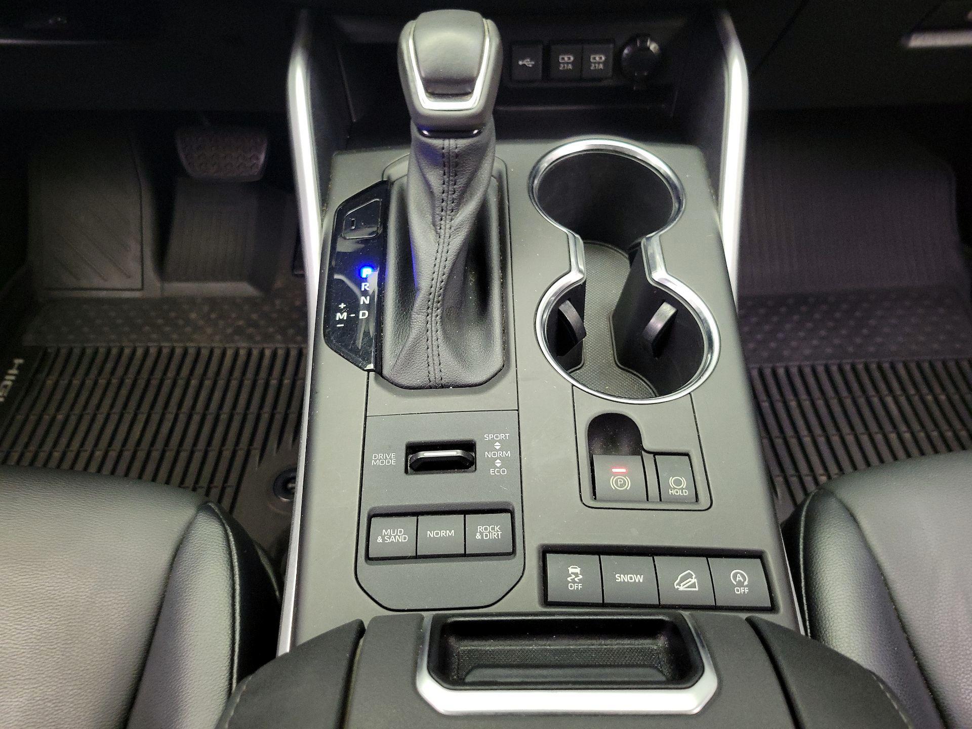Thumbnail: 2021 Toyota Highlander - 18