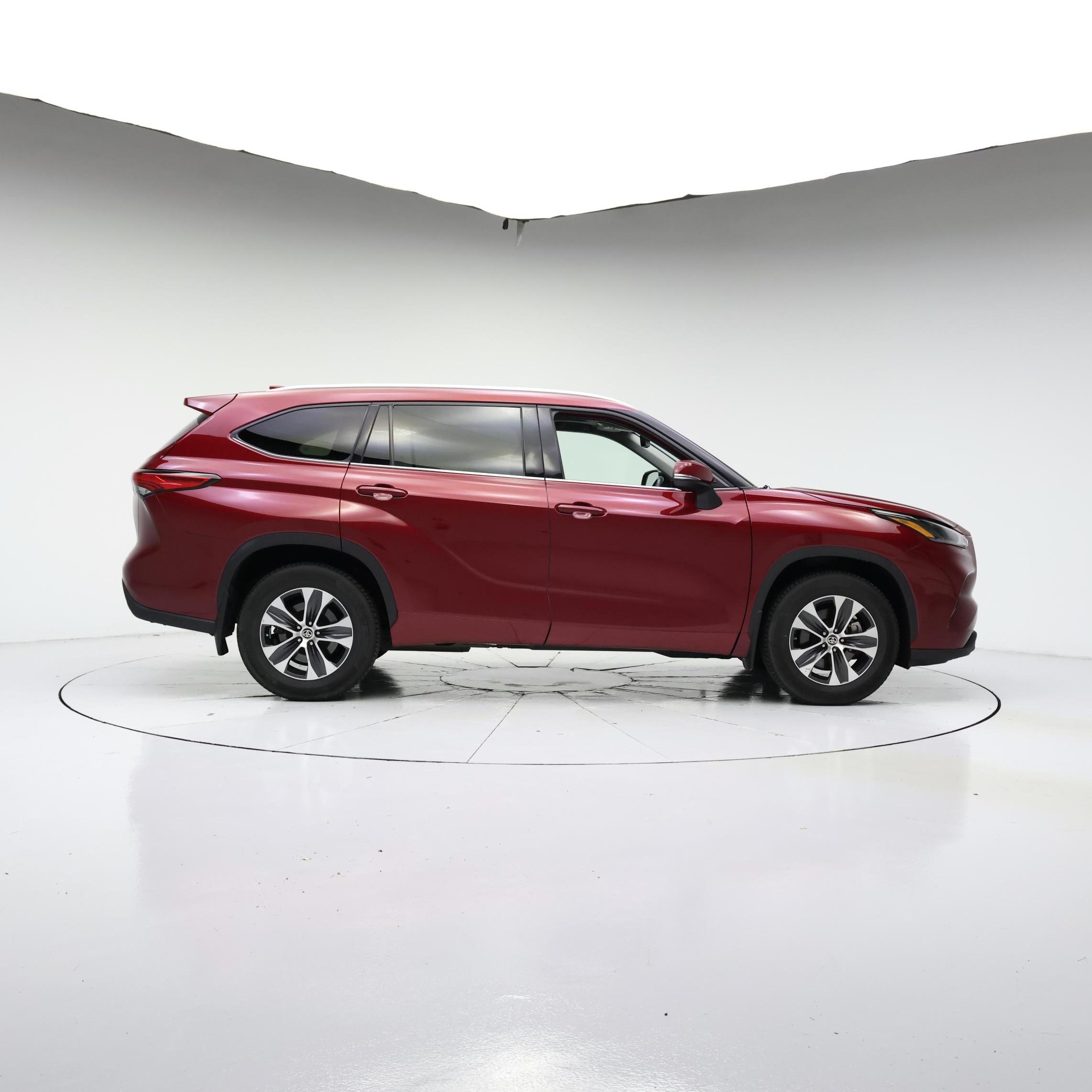 Thumbnail: 2021 Toyota Highlander - 7