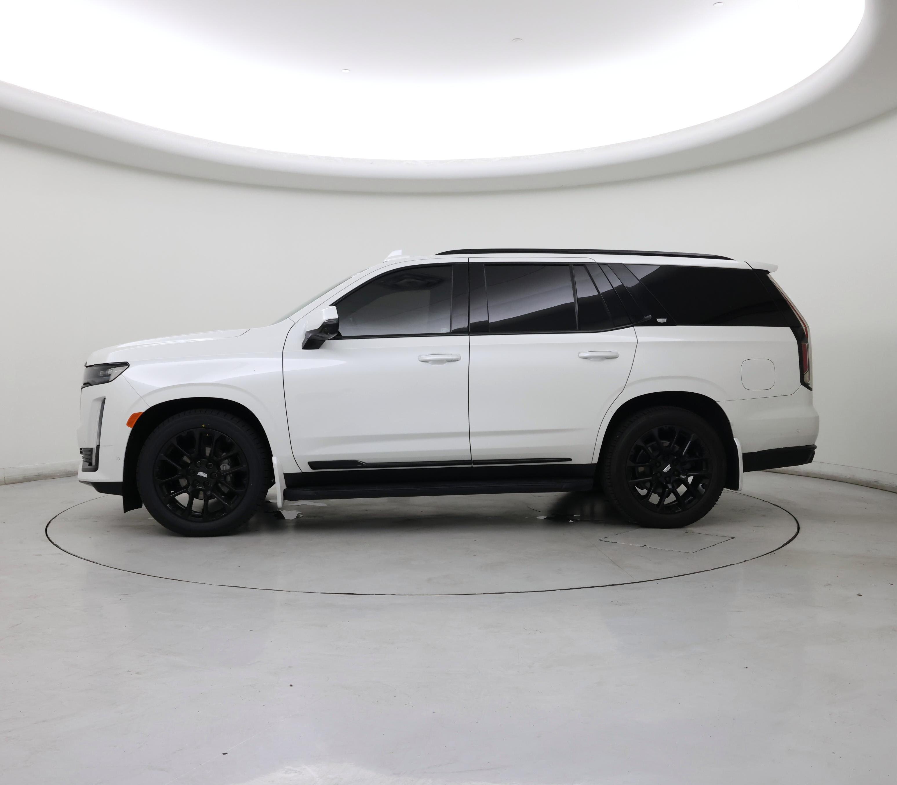 Thumbnail: 2022 Cadillac Escalade - 3