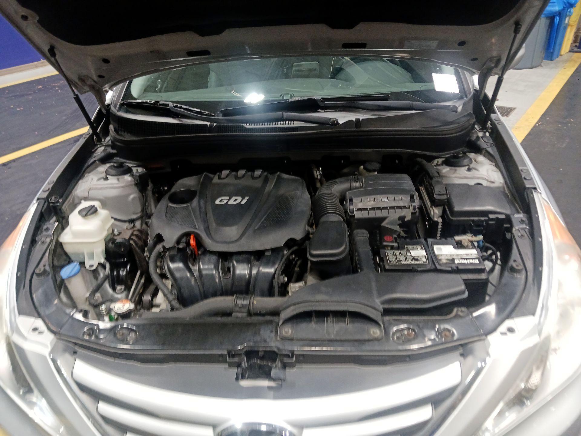 Thumbnail: 2014 Hyundai Sonata - 15