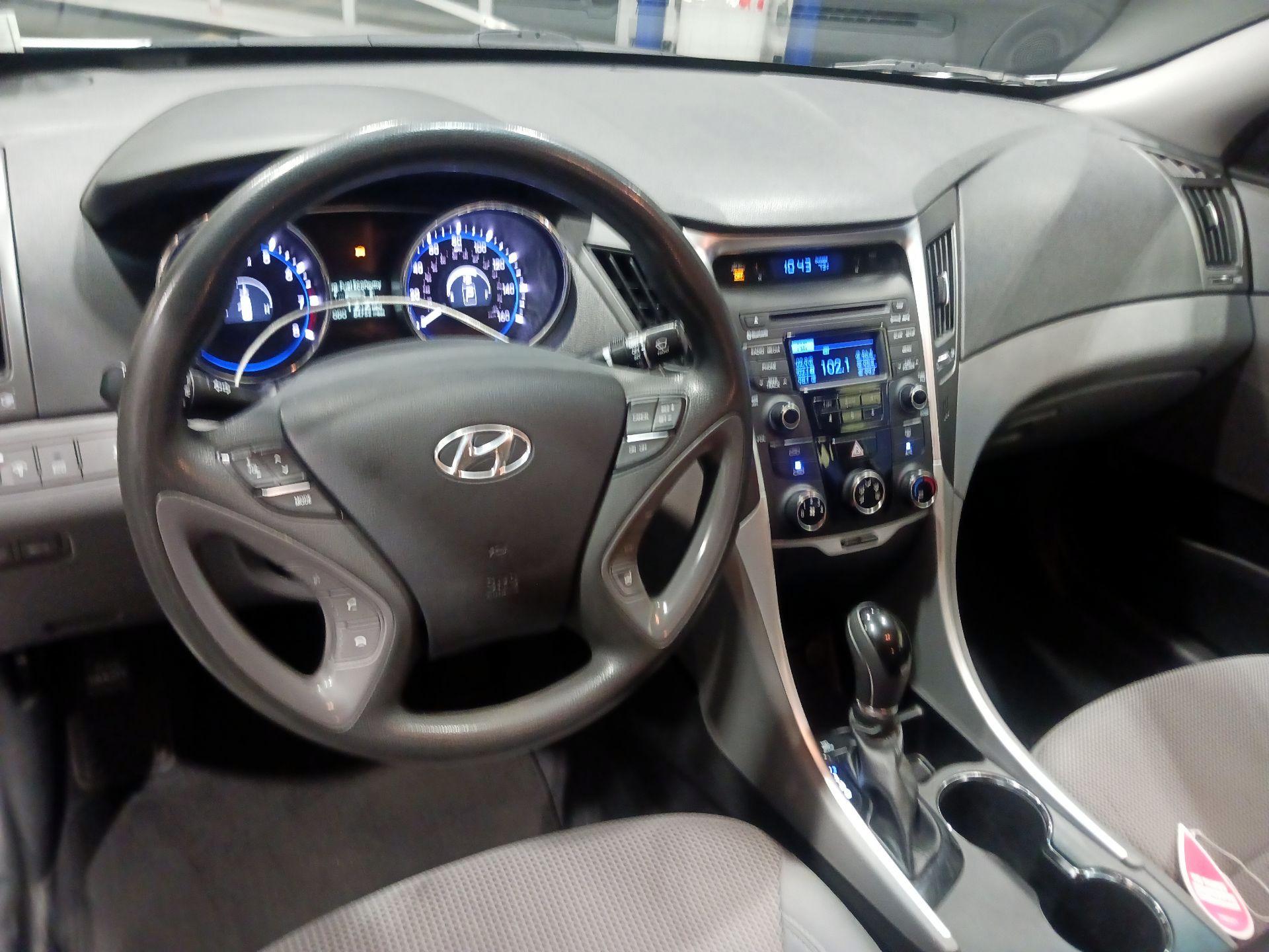 Thumbnail: 2014 Hyundai Sonata - 8