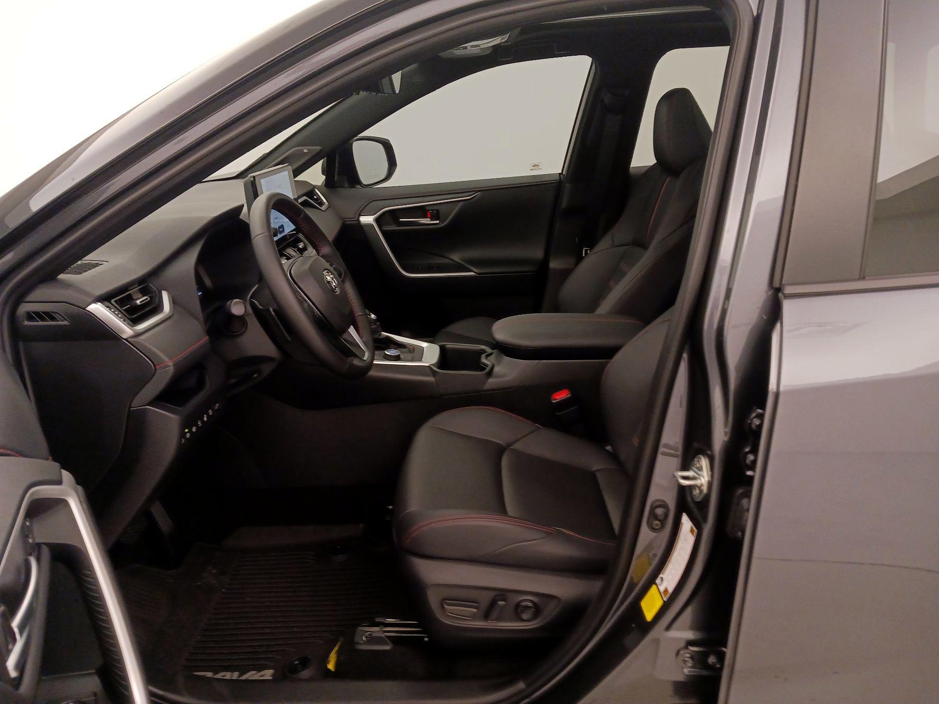 Thumbnail: 2025 Toyota RAV4 - 11