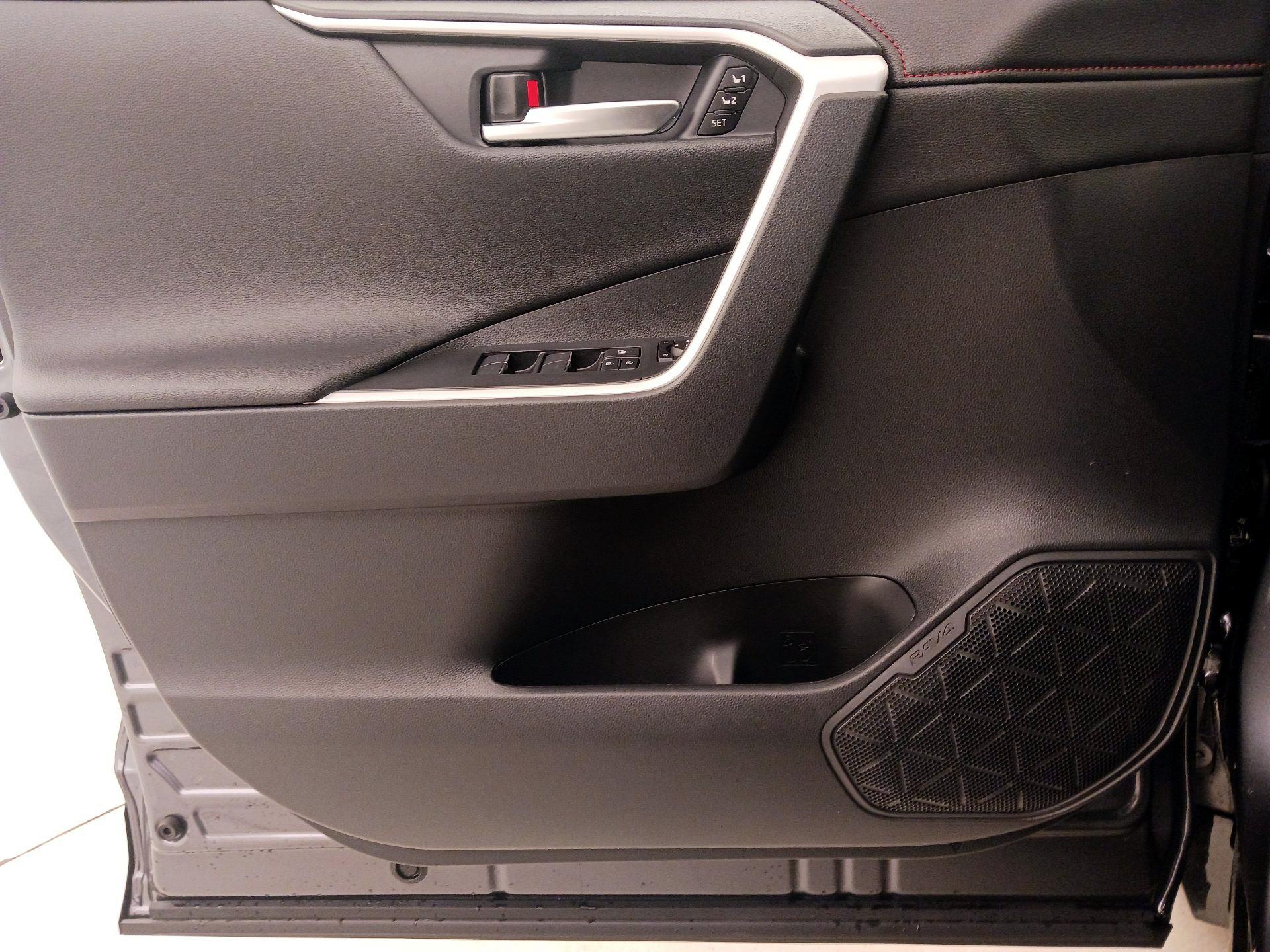 Thumbnail: 2025 Toyota RAV4 - 12