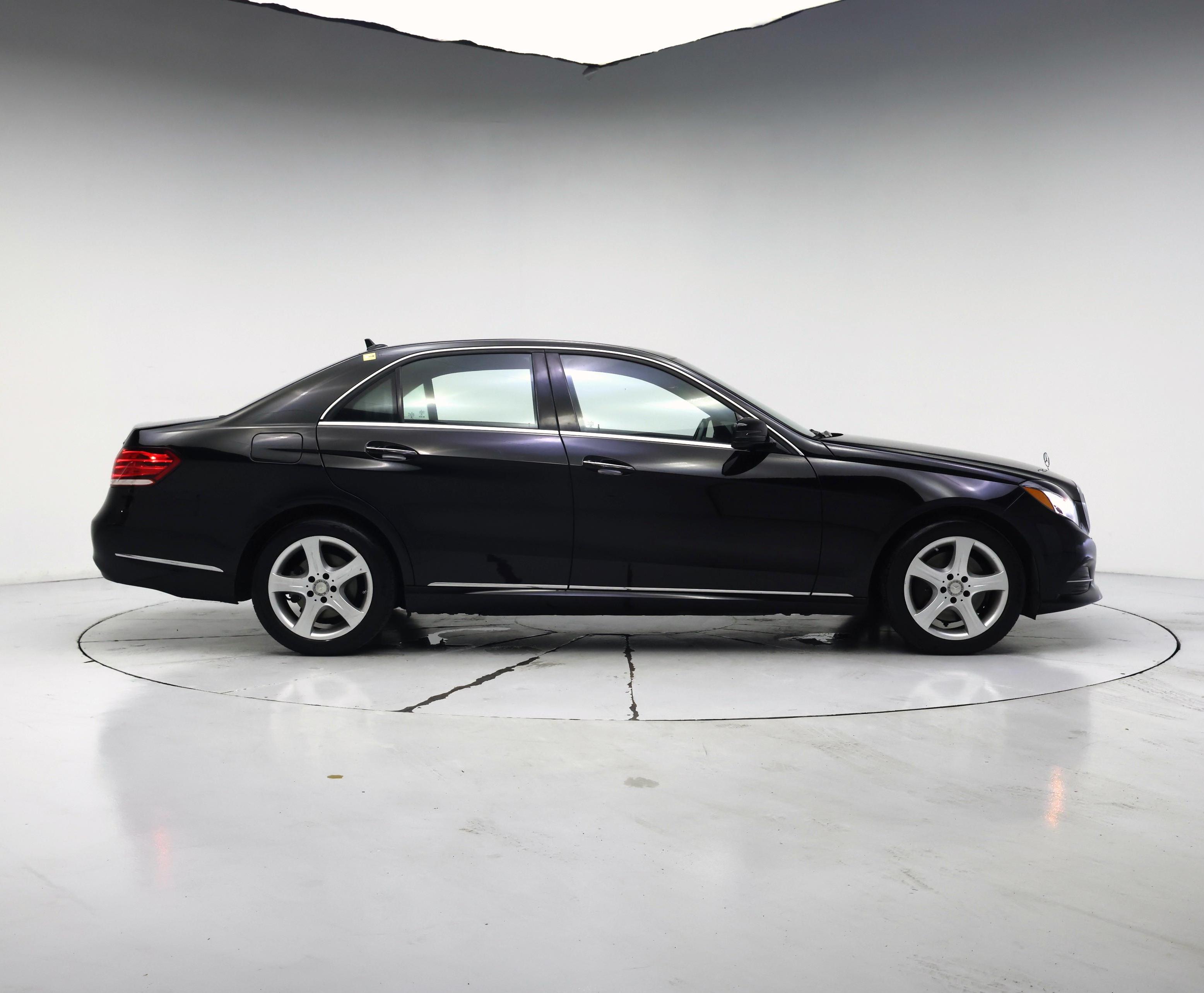 Thumbnail: 2016 Mercedes-Benz E-Class - 7