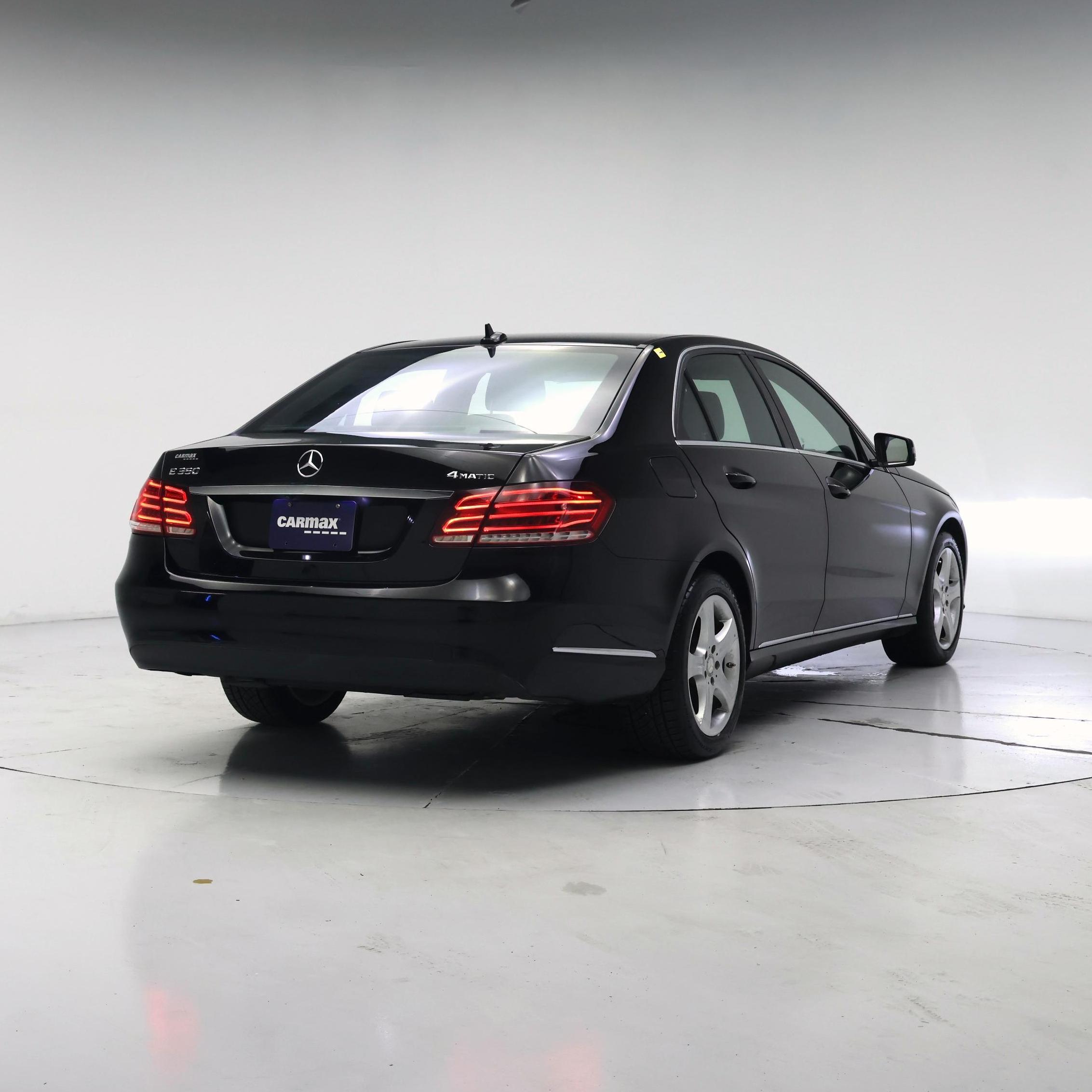 Thumbnail: 2016 Mercedes-Benz E-Class - 8