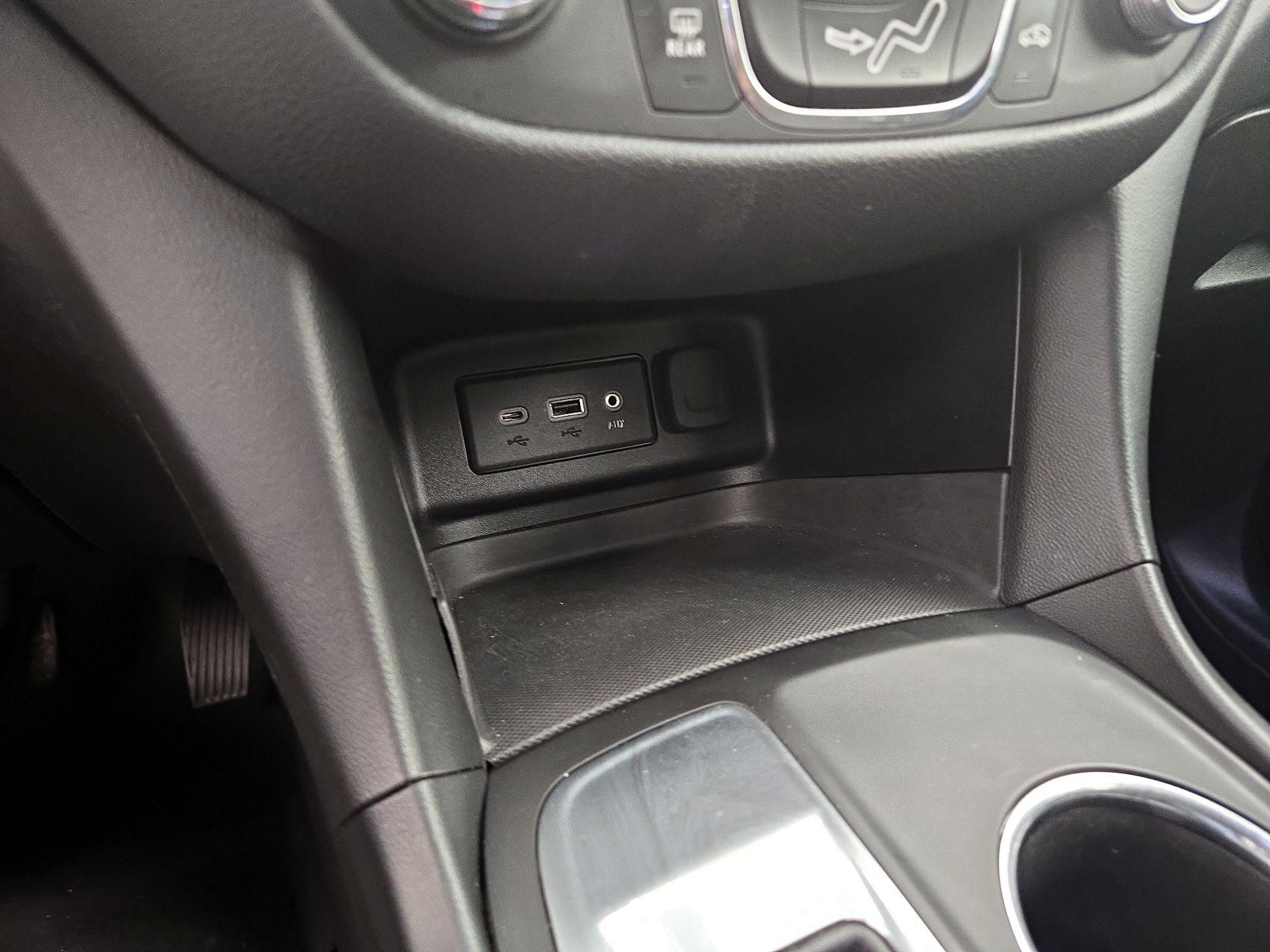 Thumbnail: 2019 Chevrolet Equinox - 18