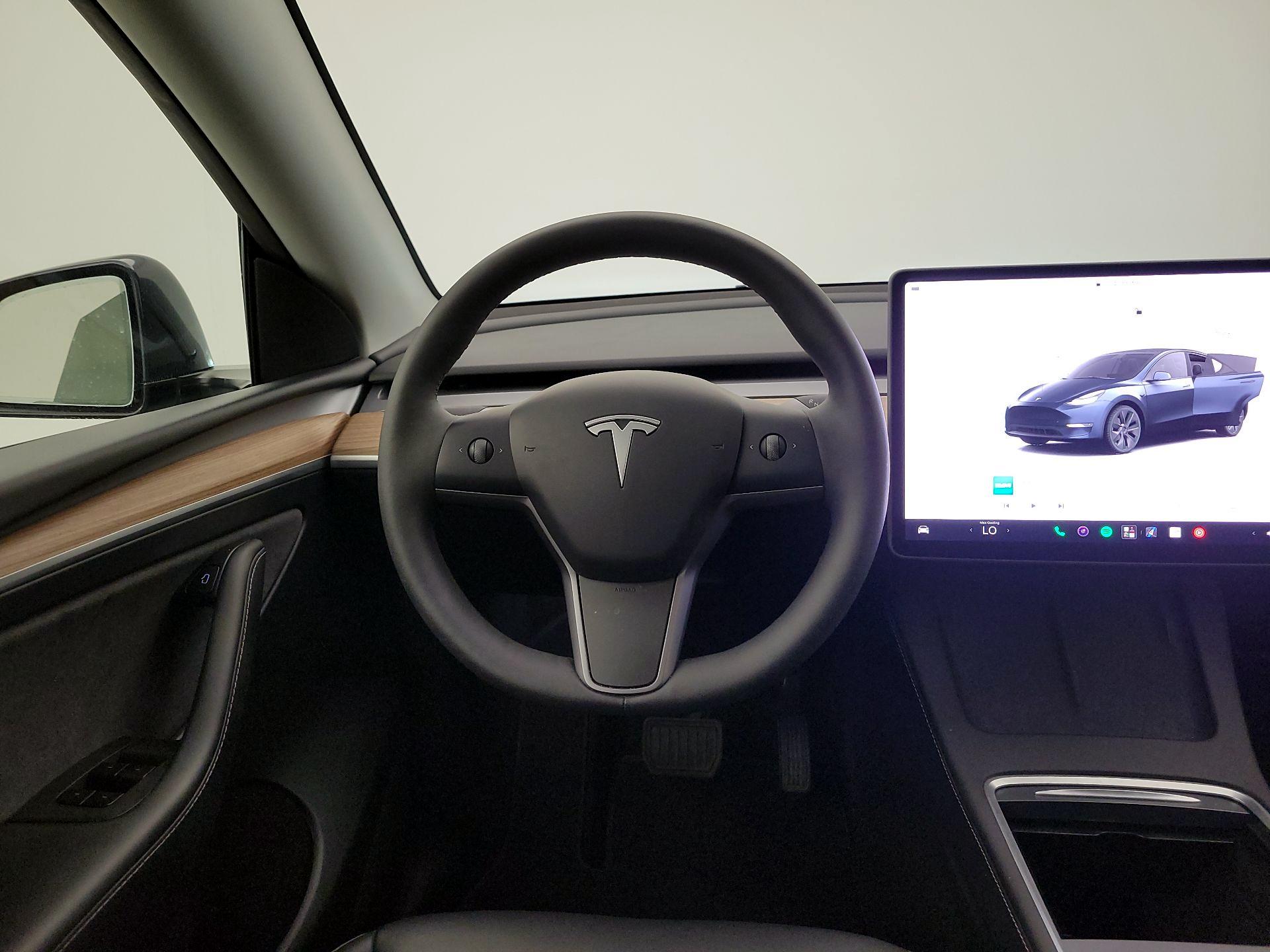 Thumbnail: 2025 Tesla Model Y - 10