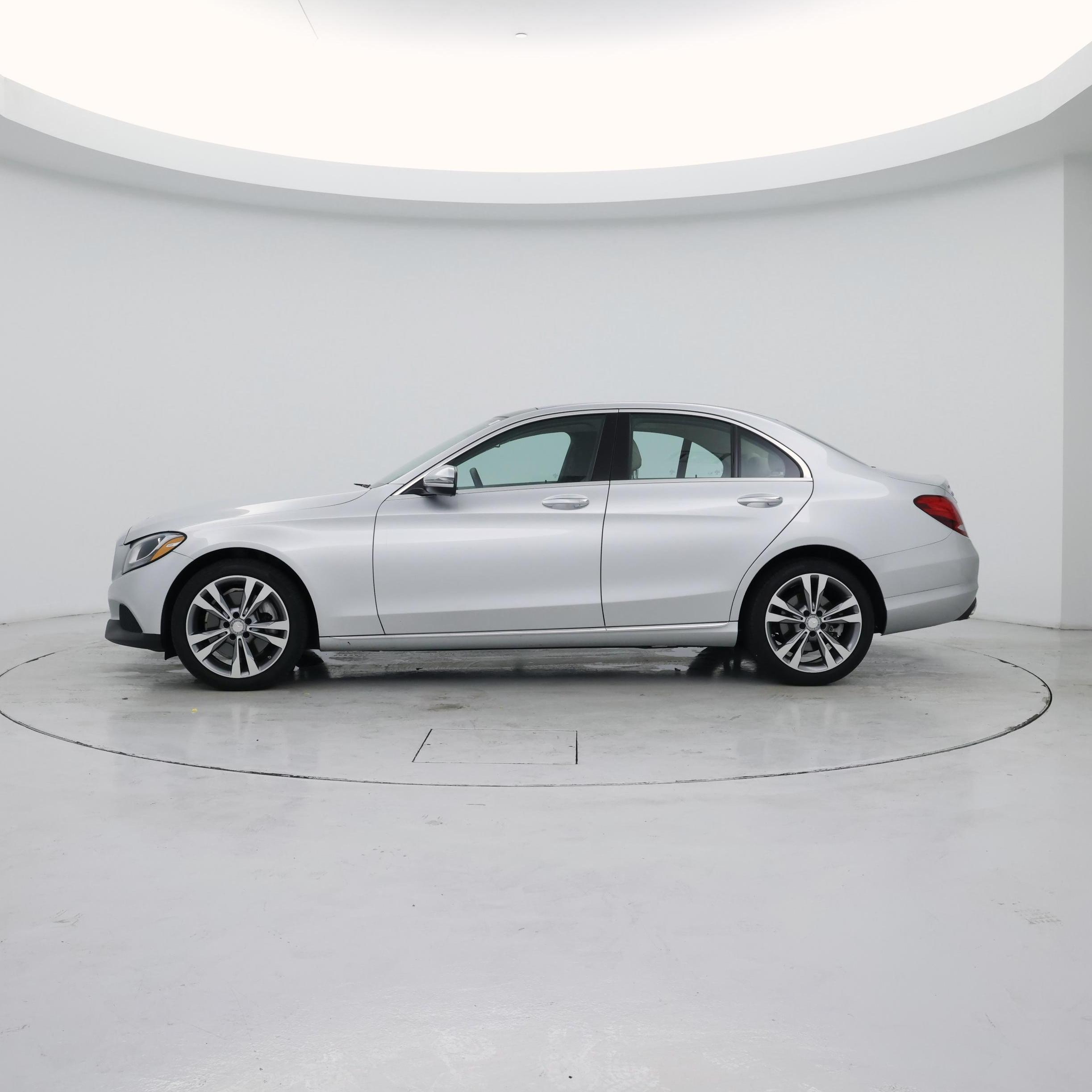Thumbnail: 2016 Mercedes-Benz C-Class - 3
