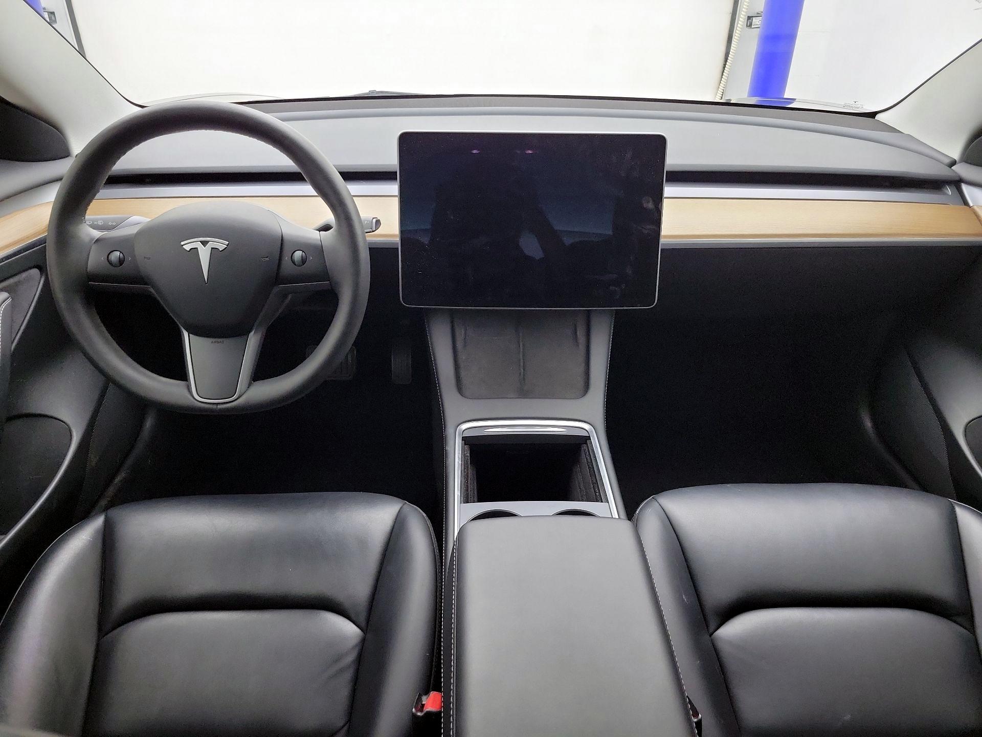 Thumbnail: 2023 Tesla Model 3 - 9