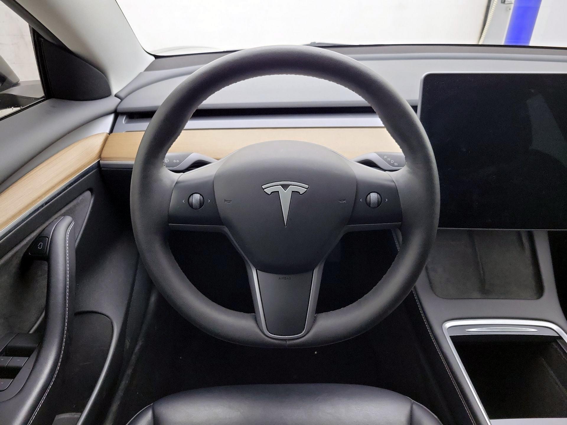 Thumbnail: 2023 Tesla Model 3 - 10