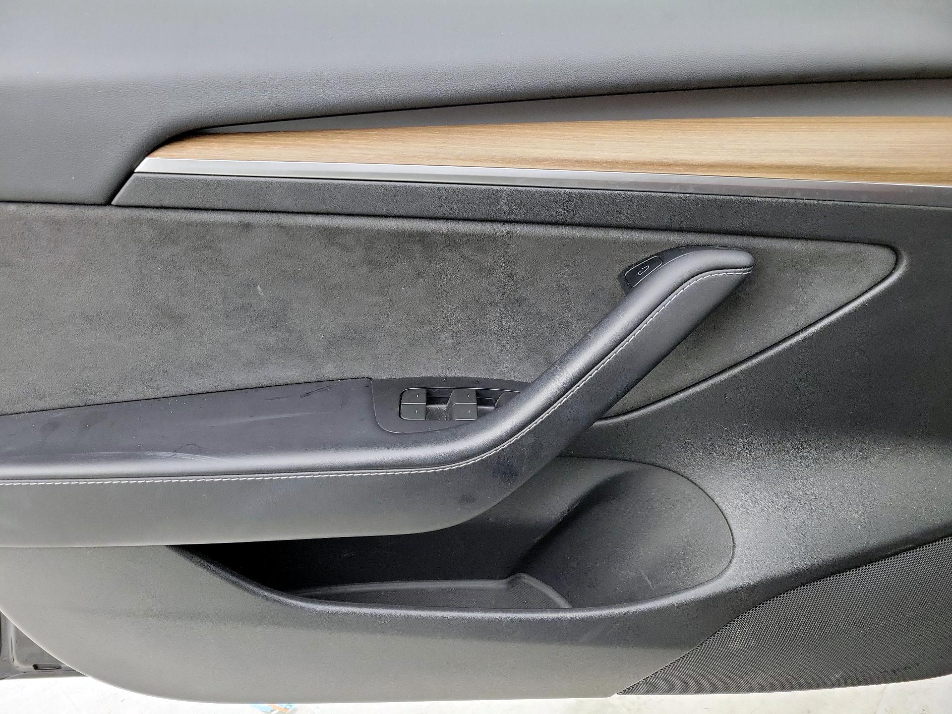 Thumbnail: 2023 Tesla Model 3 - 12
