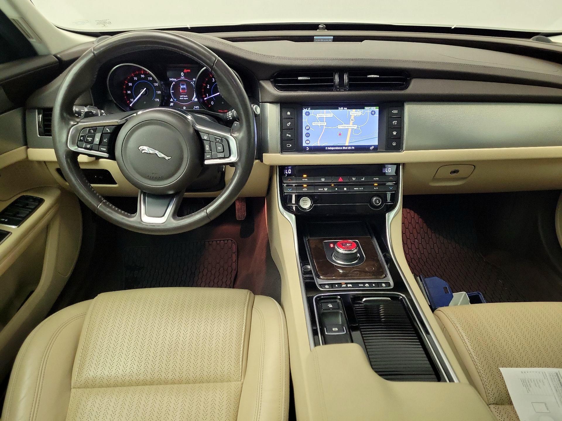 Thumbnail: 2018 Jaguar XF - 9