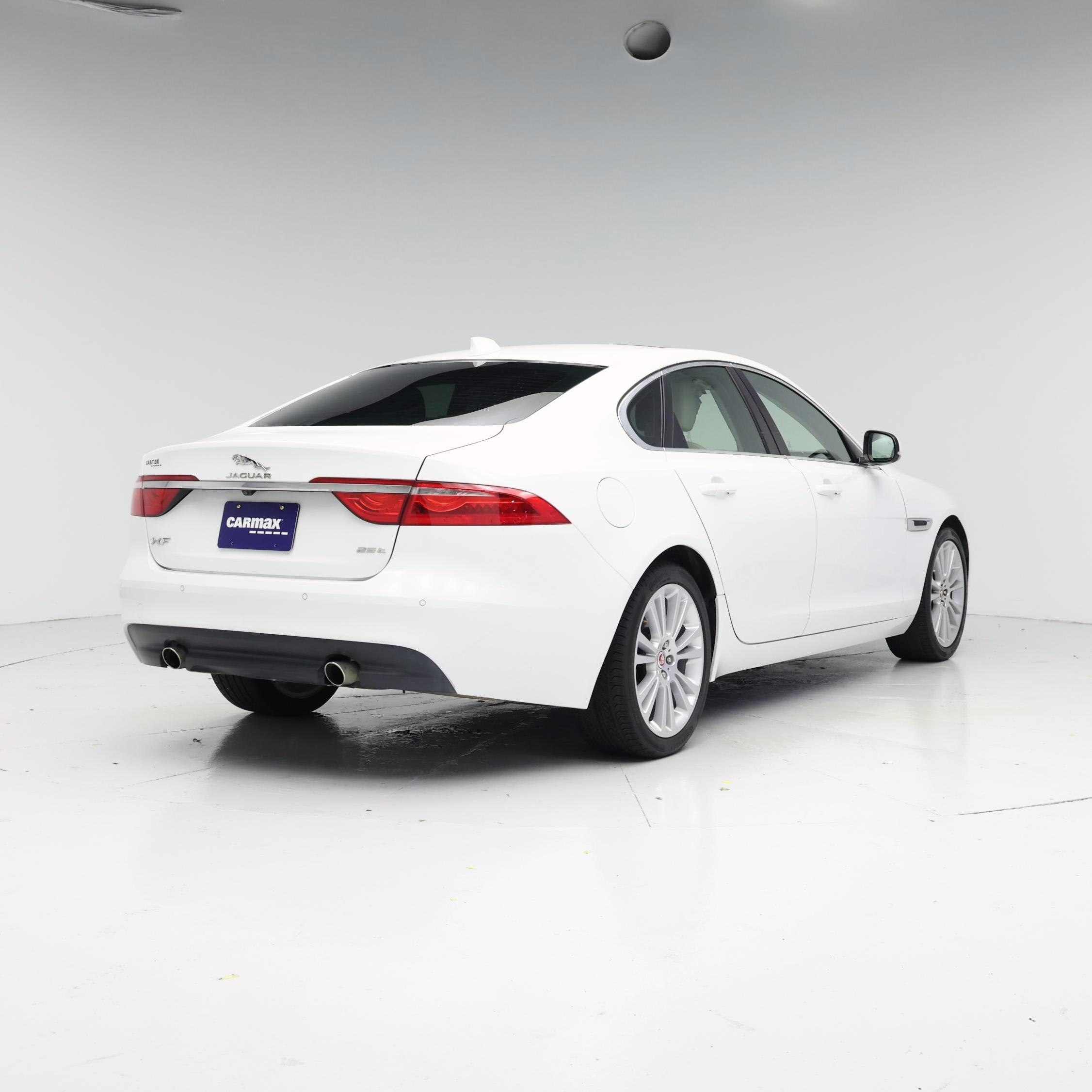 Thumbnail: 2018 Jaguar XF - 8