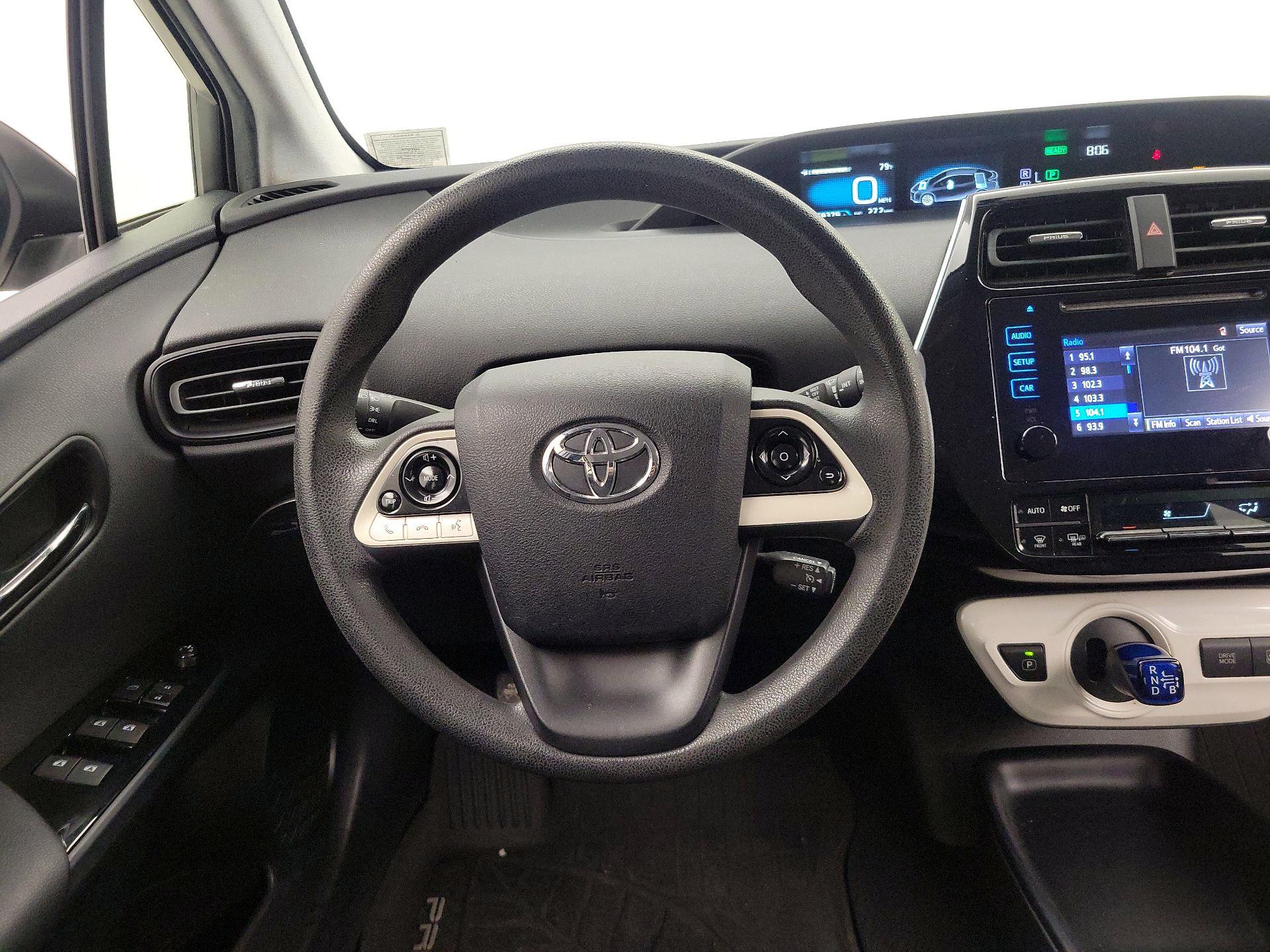 Thumbnail: 2016 Toyota Prius - 10