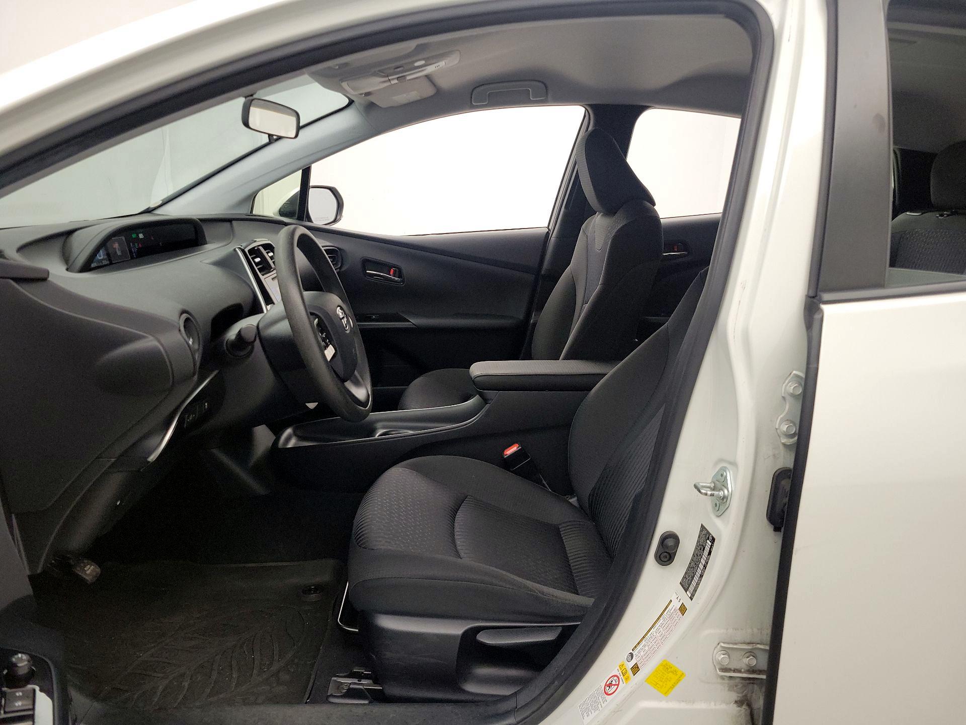 Thumbnail: 2016 Toyota Prius - 11