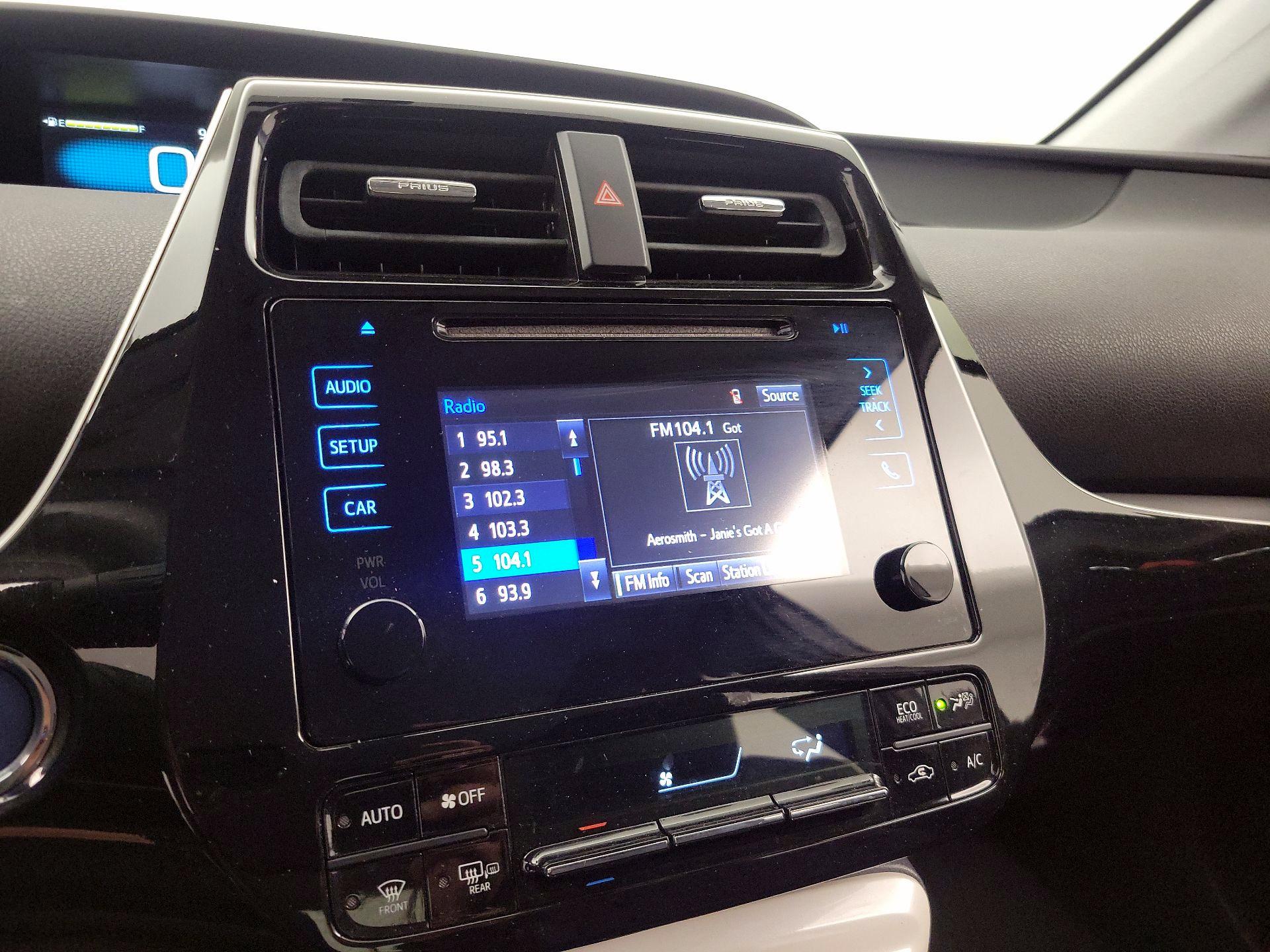 Thumbnail: 2016 Toyota Prius - 16
