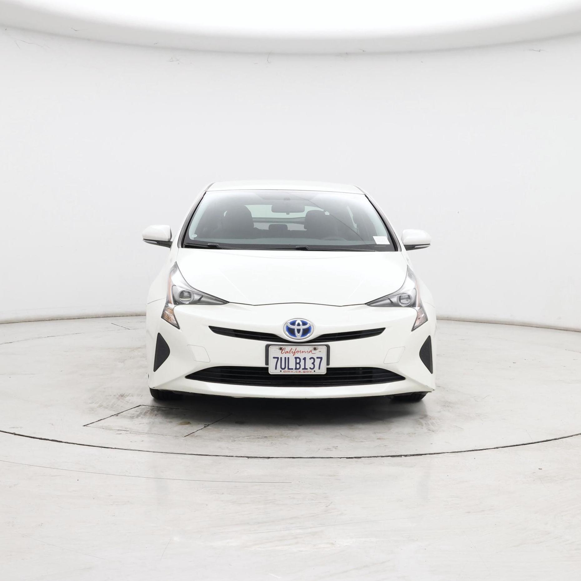 Thumbnail: 2016 Toyota Prius - 5