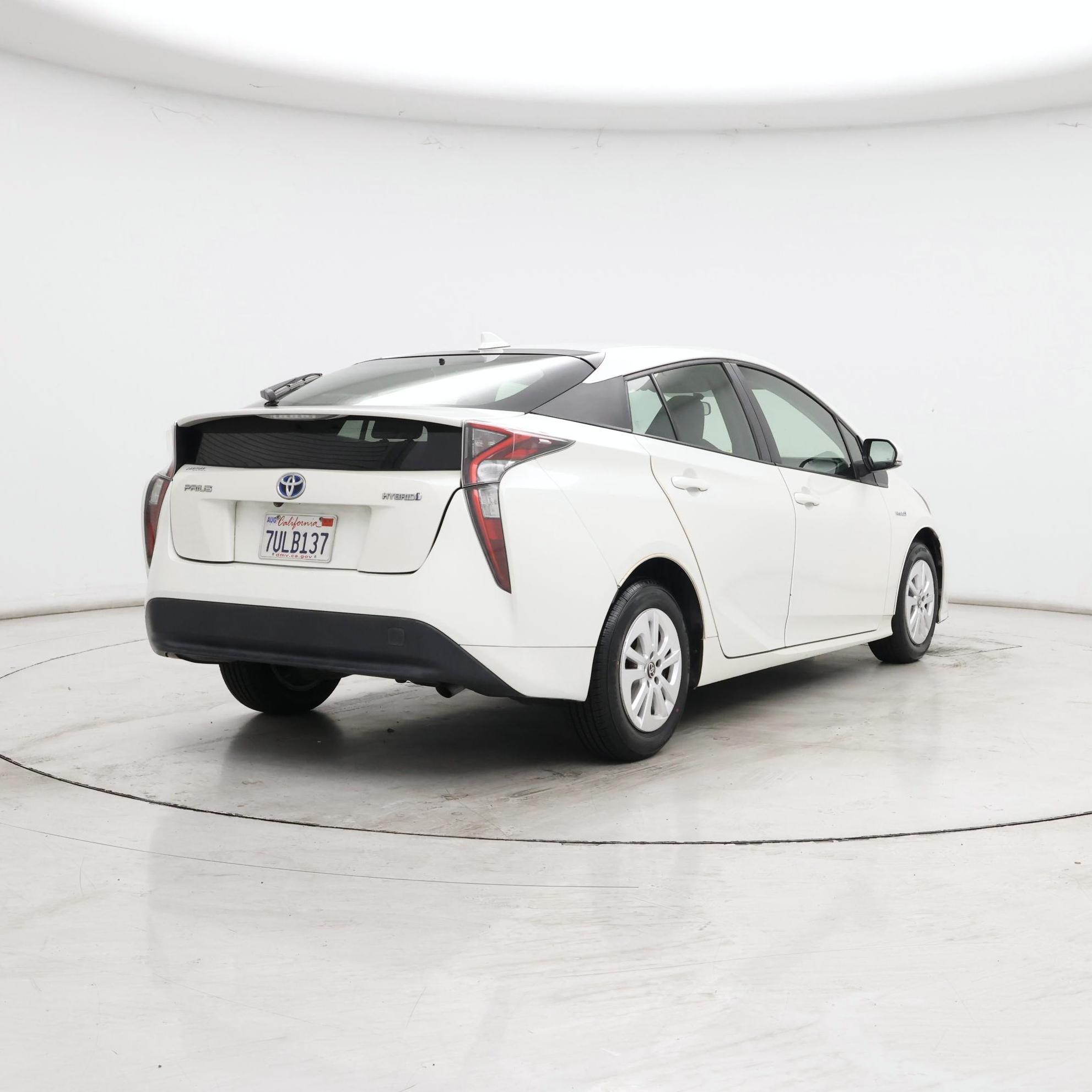 Thumbnail: 2016 Toyota Prius - 8