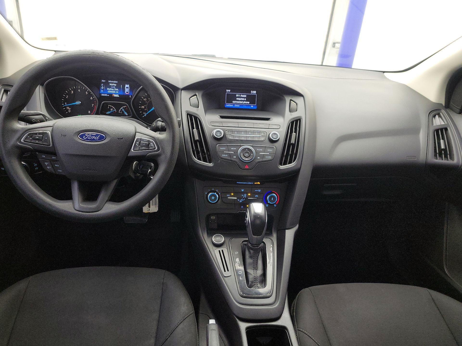 Thumbnail: 2015 Ford Focus - 9