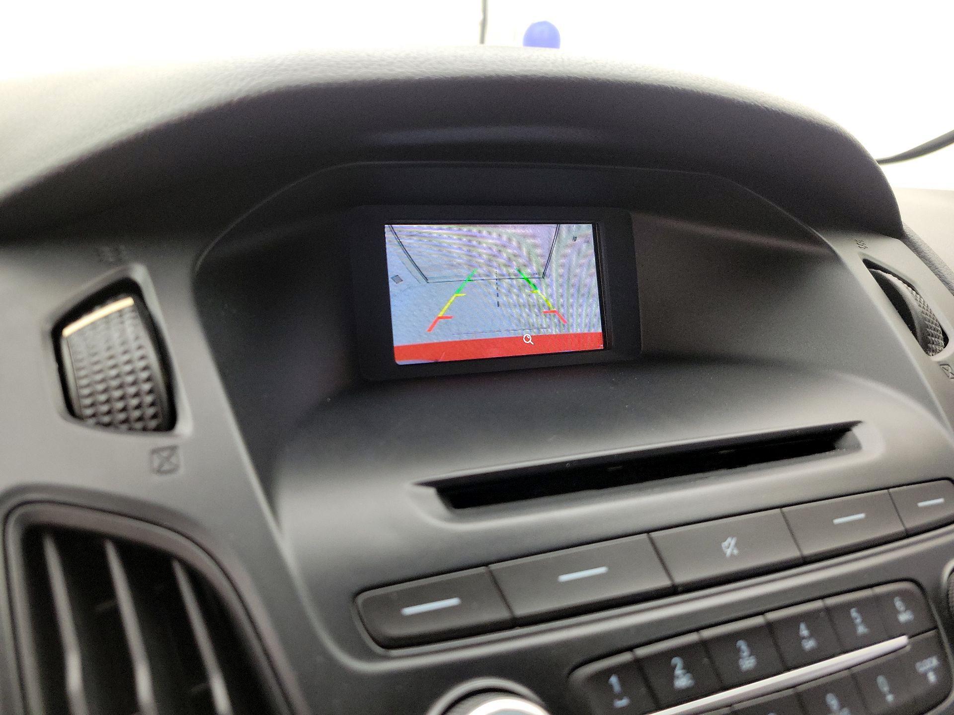 Thumbnail: 2015 Ford Focus - 14