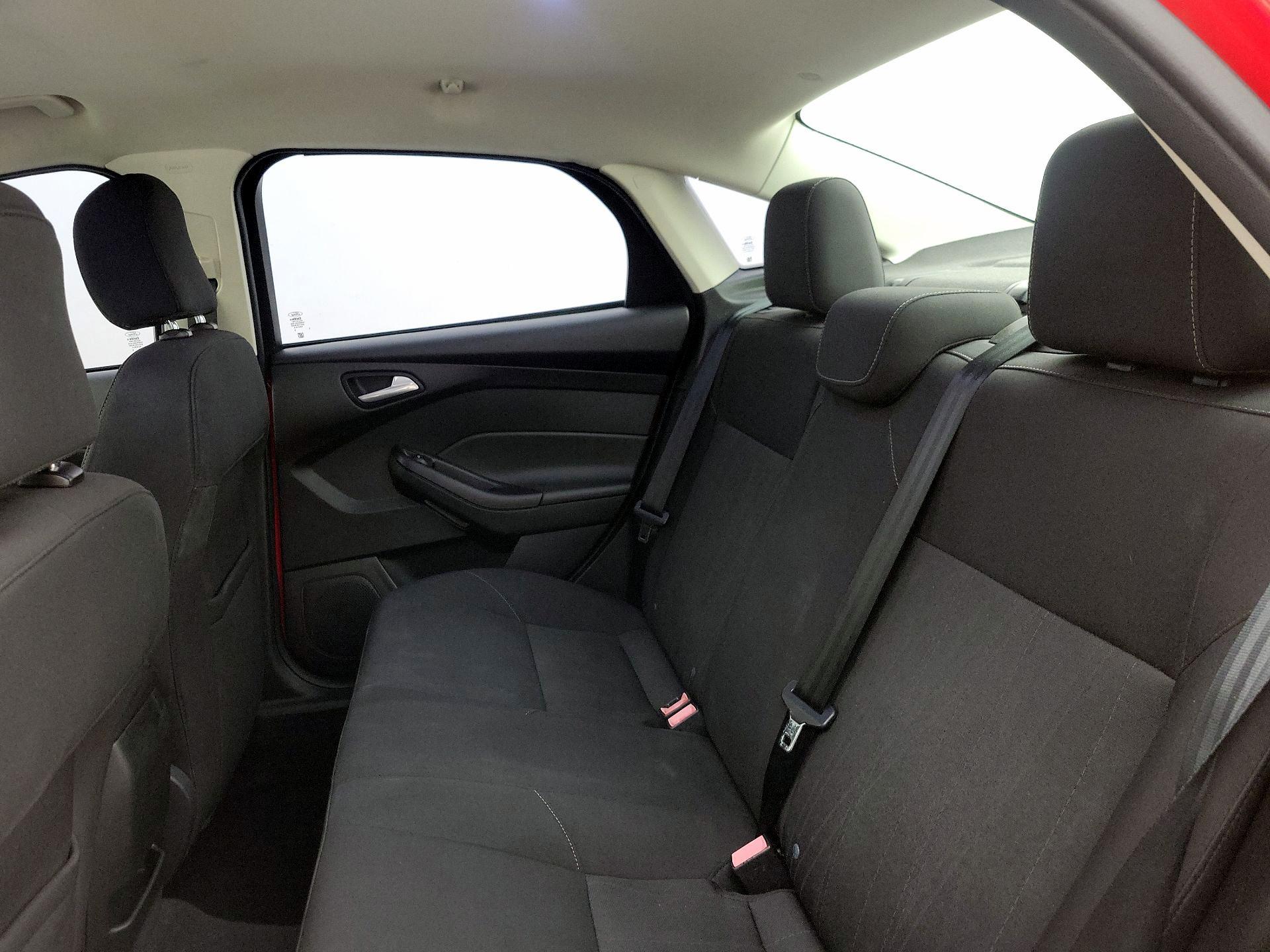 Thumbnail: 2015 Ford Focus - 19