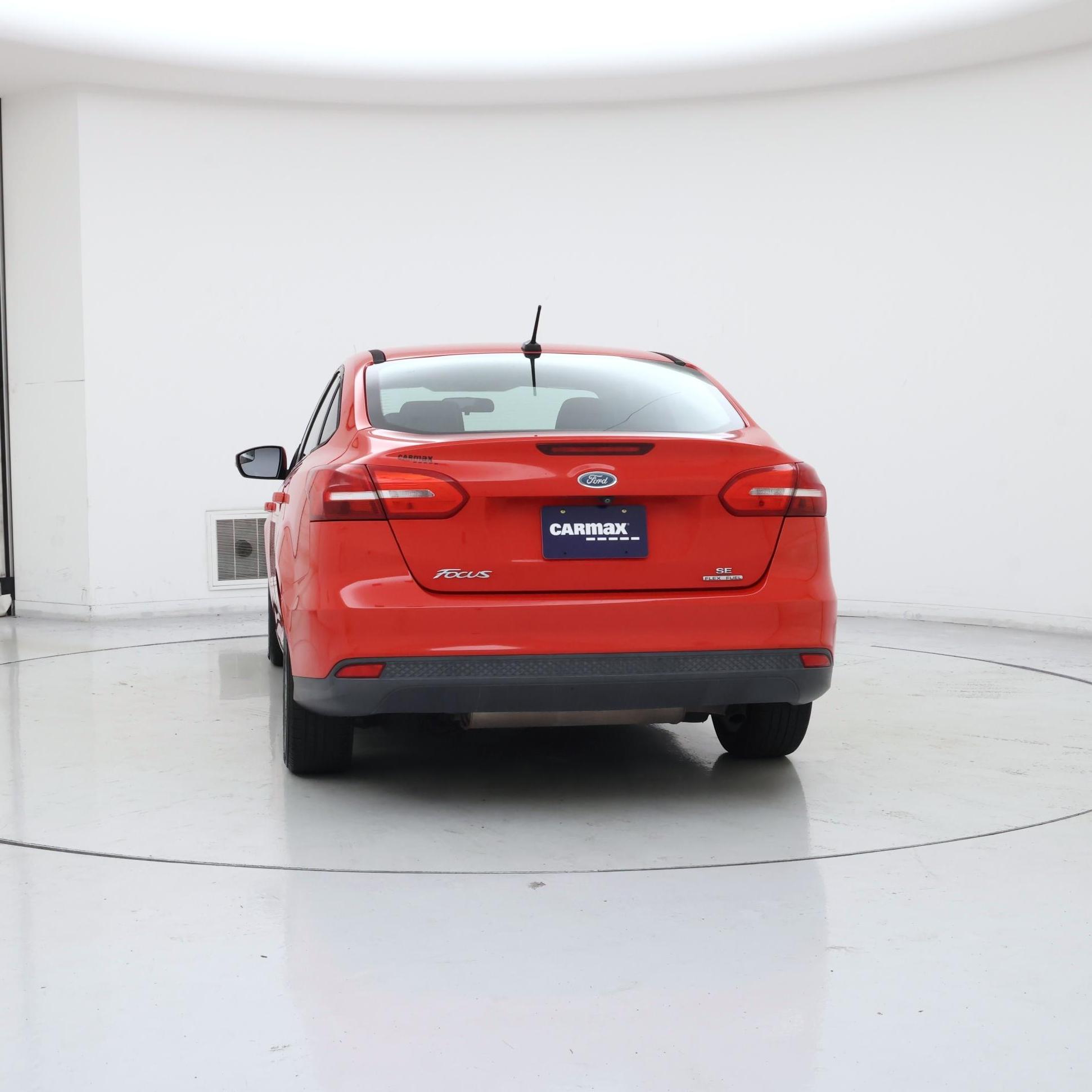 Thumbnail: 2015 Ford Focus - 6