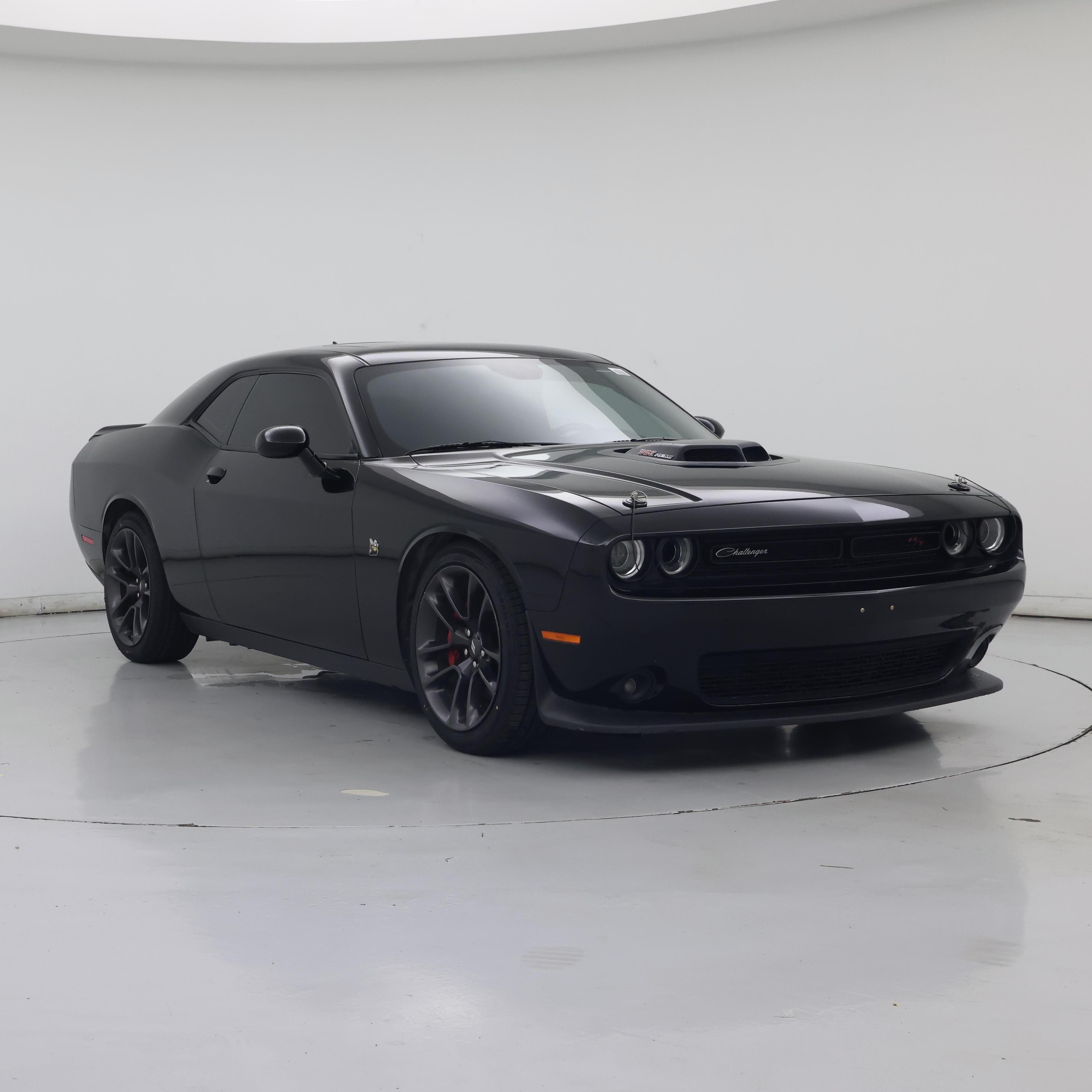 Black 2022 Dodge Challenger Coupe Rear-Wheel Drive Automatic