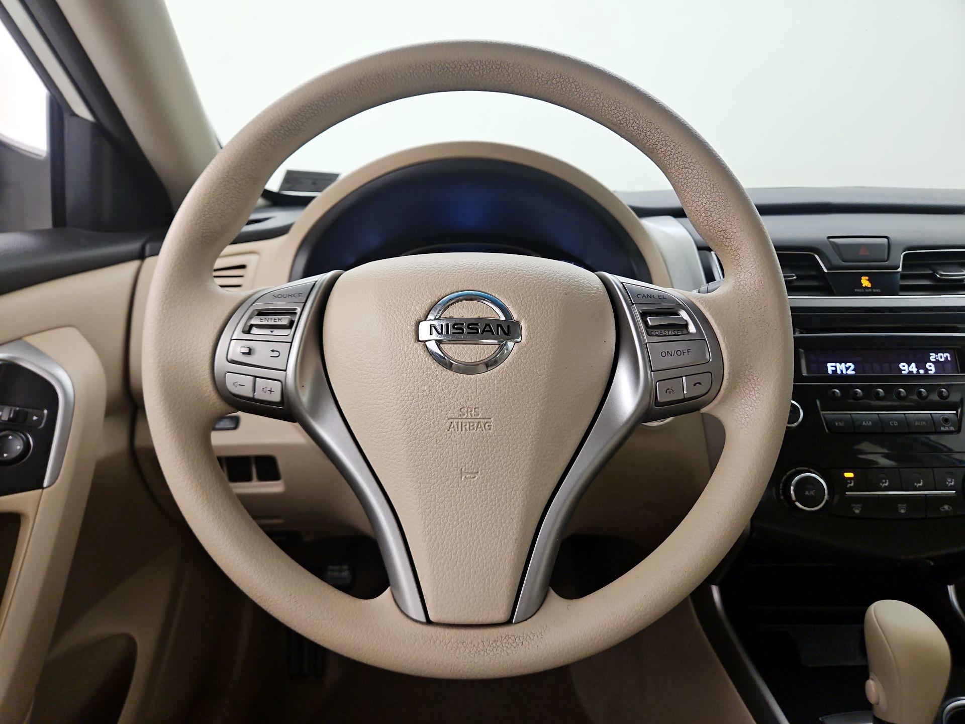 Thumbnail: 2014 Nissan Altima - 10