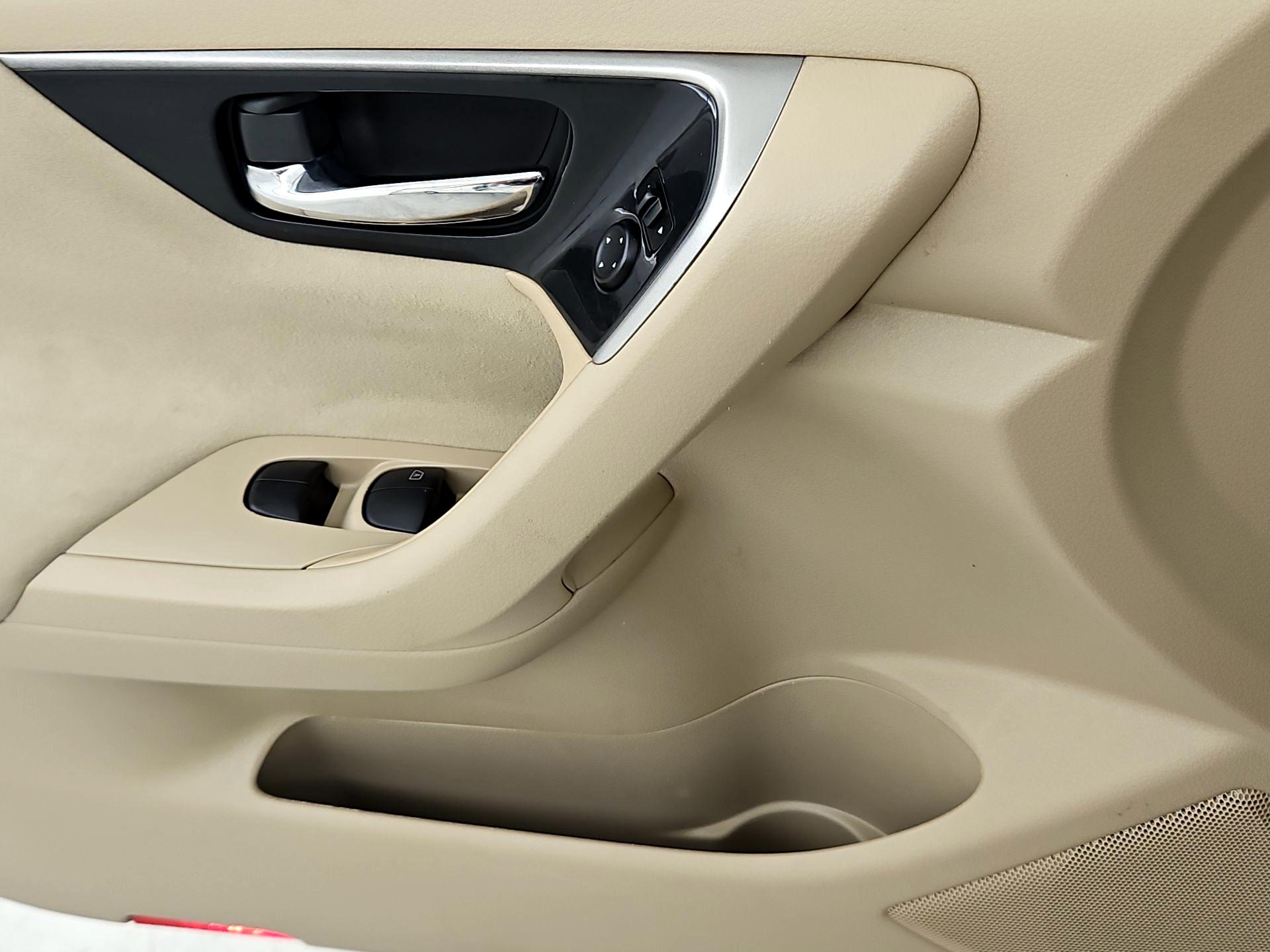 Thumbnail: 2014 Nissan Altima - 12
