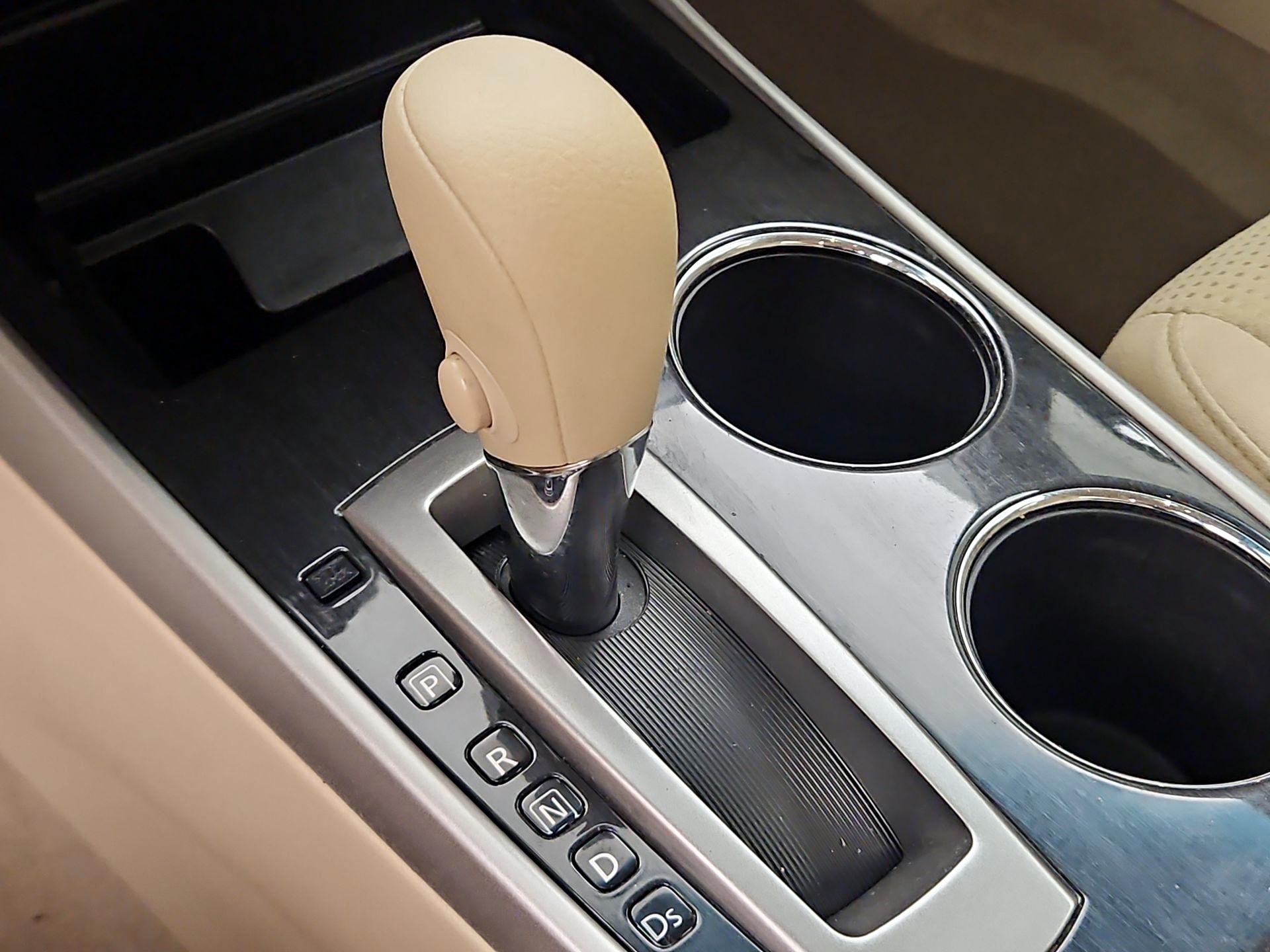 Thumbnail: 2014 Nissan Altima - 16