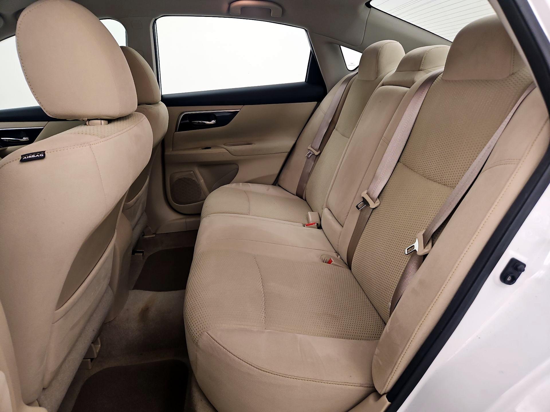 Thumbnail: 2014 Nissan Altima - 18