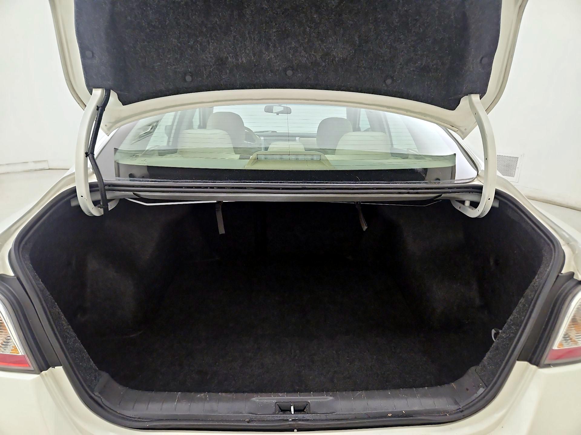 Thumbnail: 2014 Nissan Altima - 19
