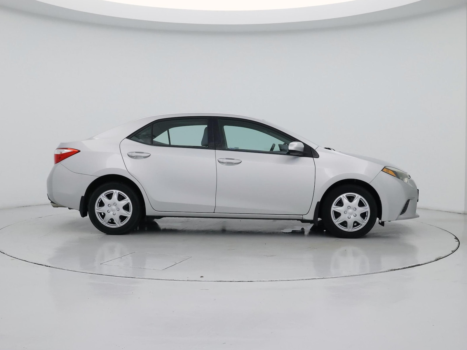 2016 Toyota Corolla LE - Photo 8