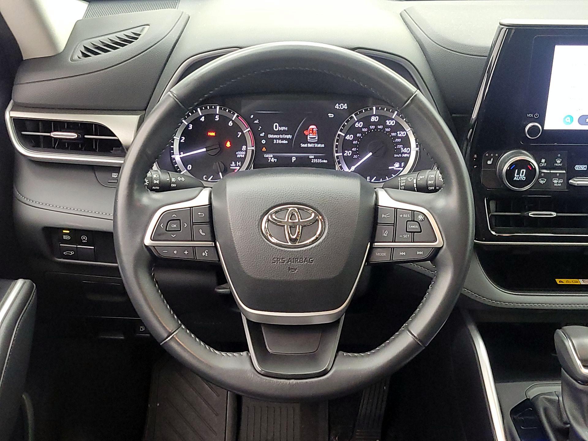 Thumbnail: 2023 Toyota Highlander - 10