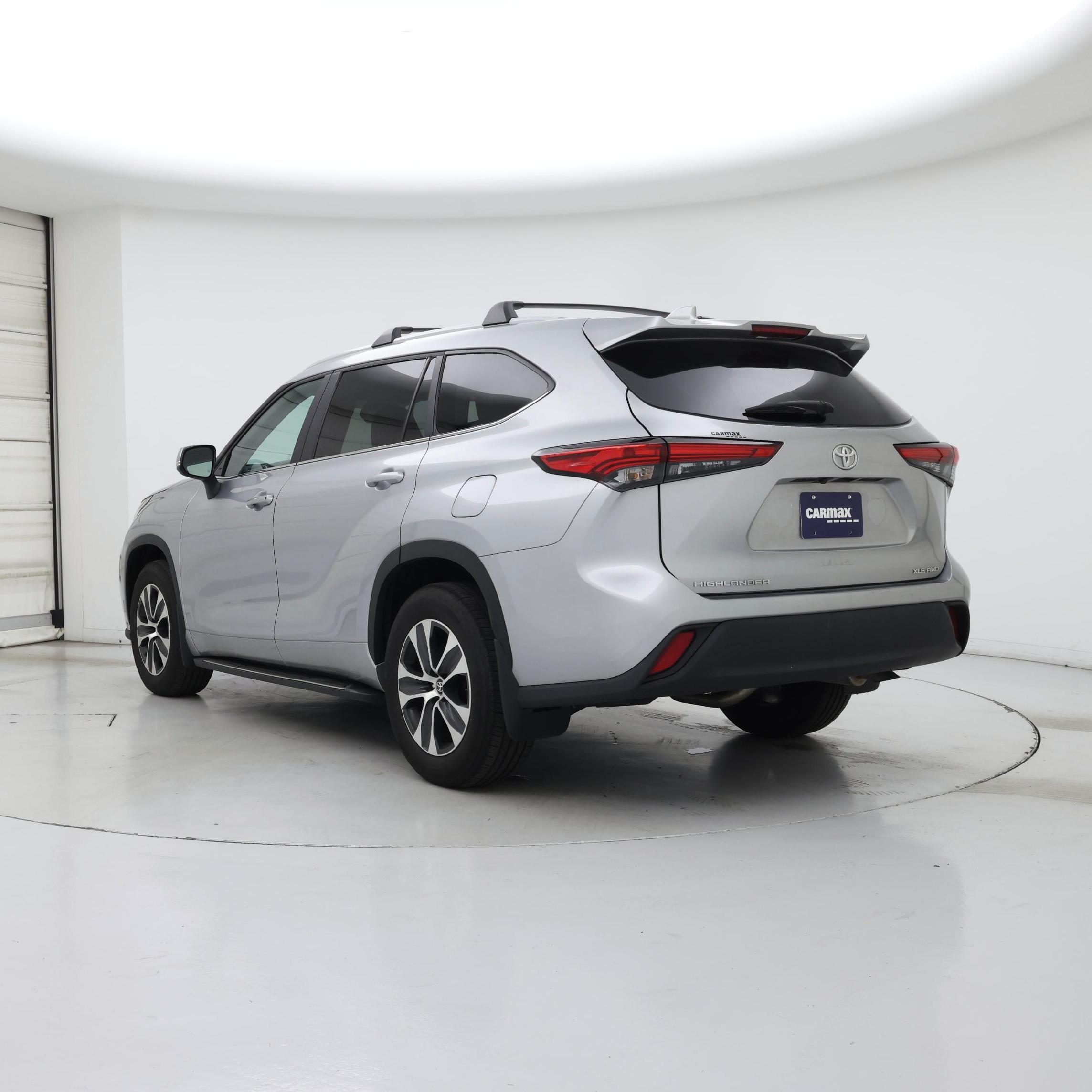 Thumbnail: 2023 Toyota Highlander - 2