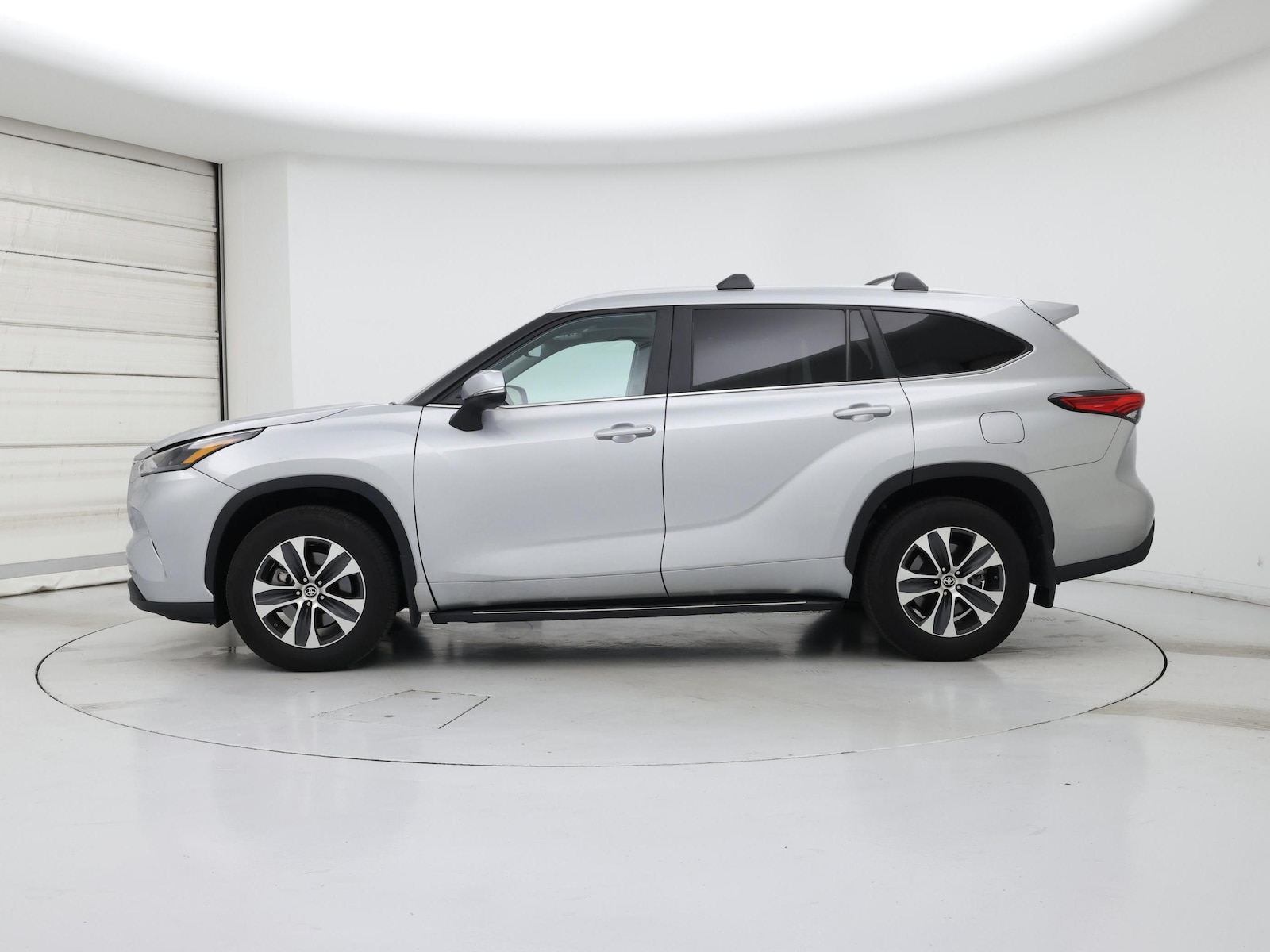 2023 Toyota Highlander XLE - Photo 4