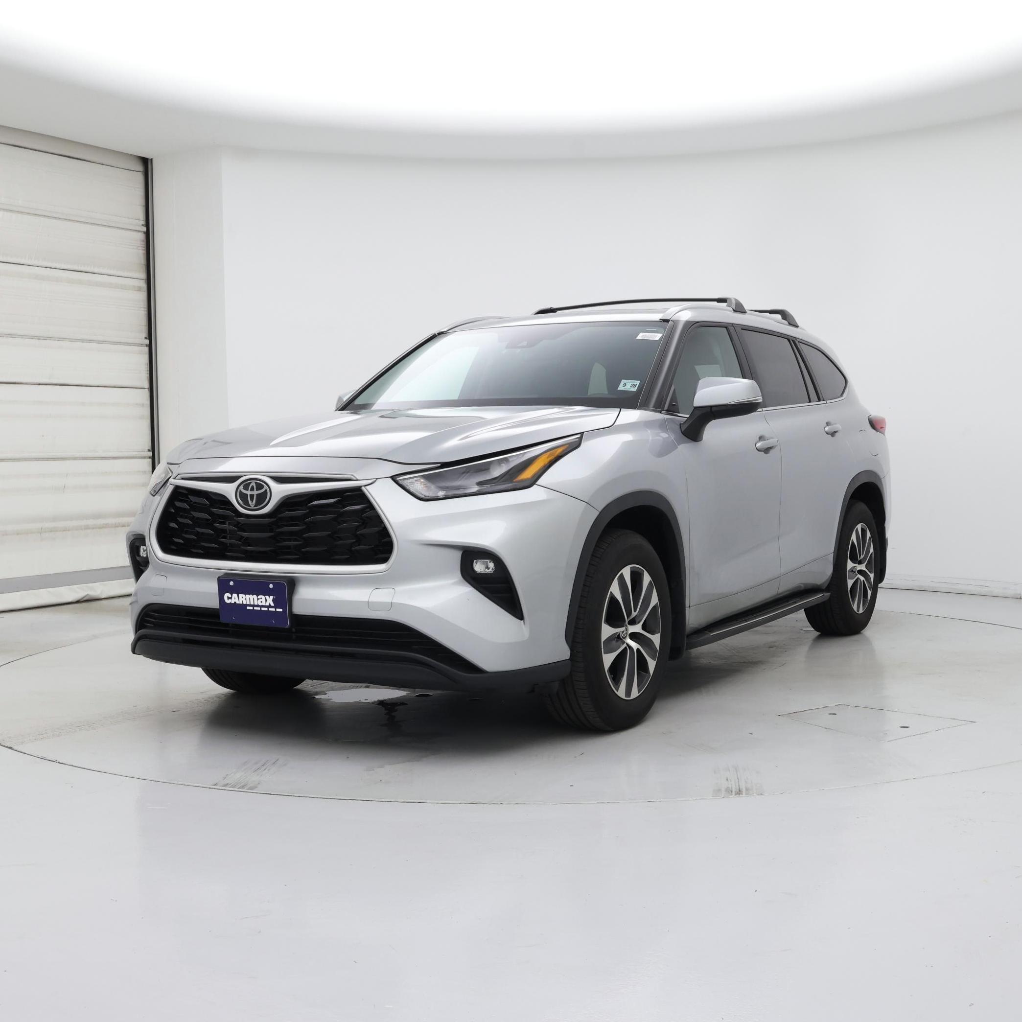 Thumbnail: 2023 Toyota Highlander - 4